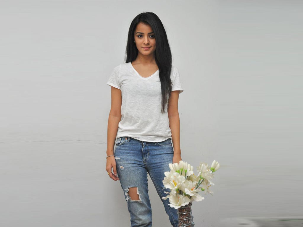 1024x768 Mahima Makwana HQ Wallpaper. Mahima Makwana Wallpaper
