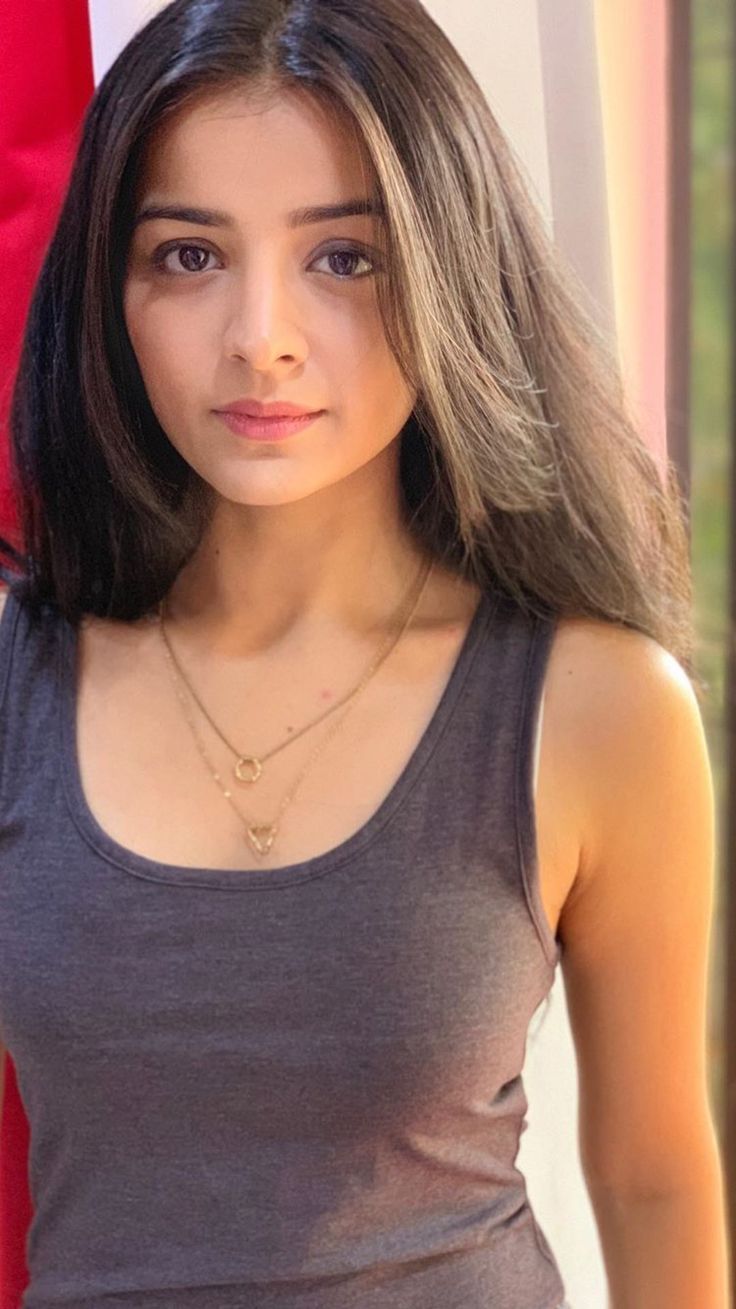 736x1309 Mahima makwana