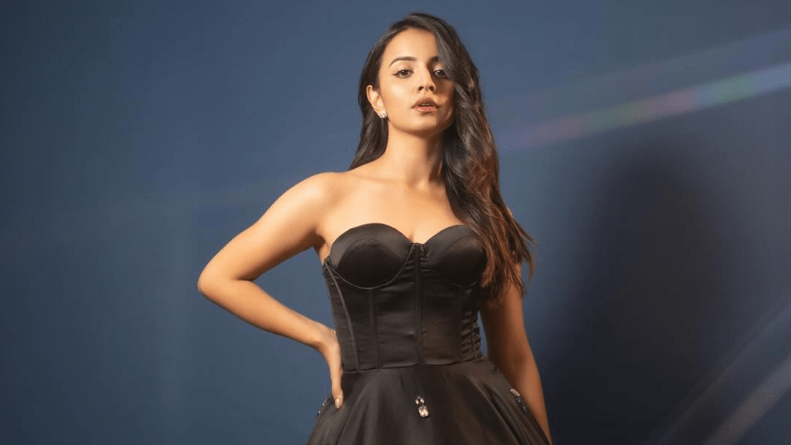 1600x900 Mahima Makwana's Gorgeous Looks For Daily Glam Up Inspiration