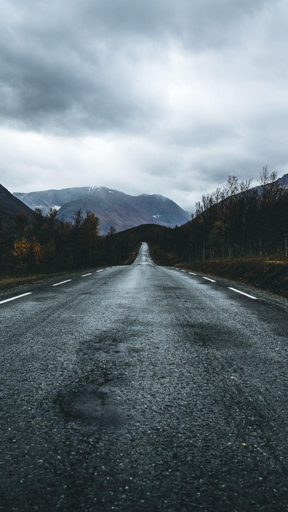 938x1668 Download wallpaper 938x1668 road, asphalt, wet, direction, horizon