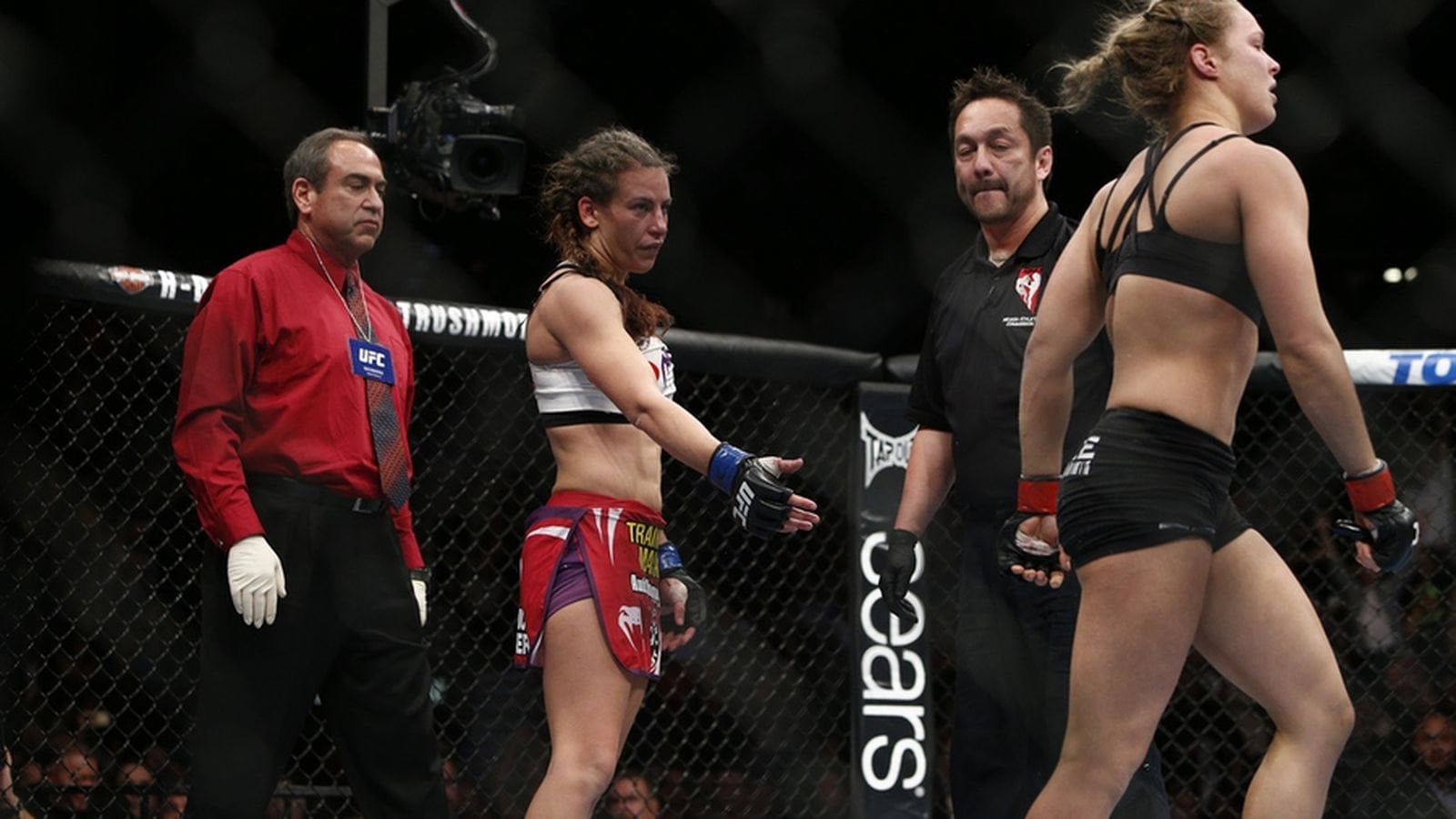 1600x900 Ronda Rousey: Miesha Tate only offered handshake because cameras were on