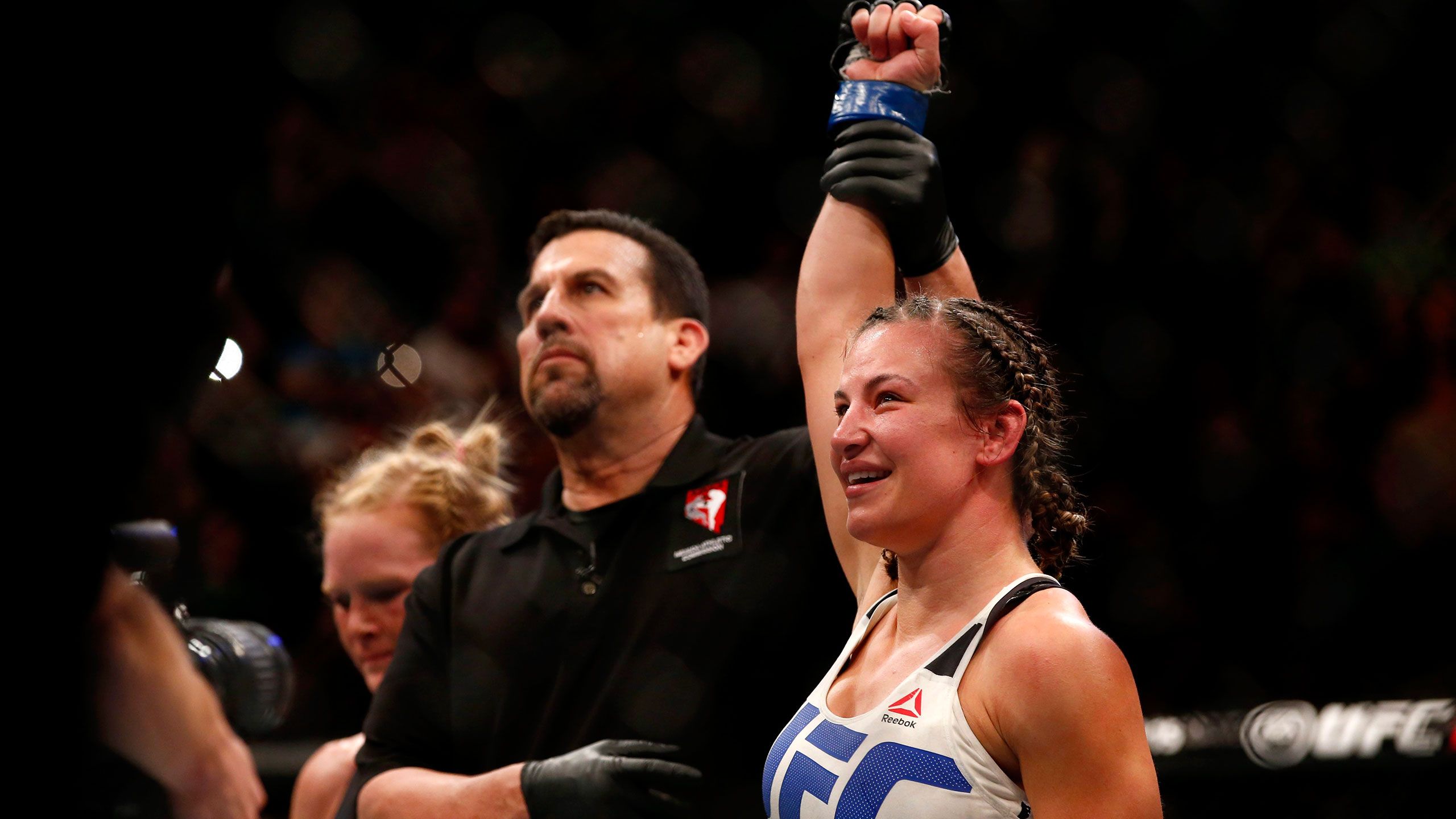 2560x1440 Miesha Tate: From underdog to top dog