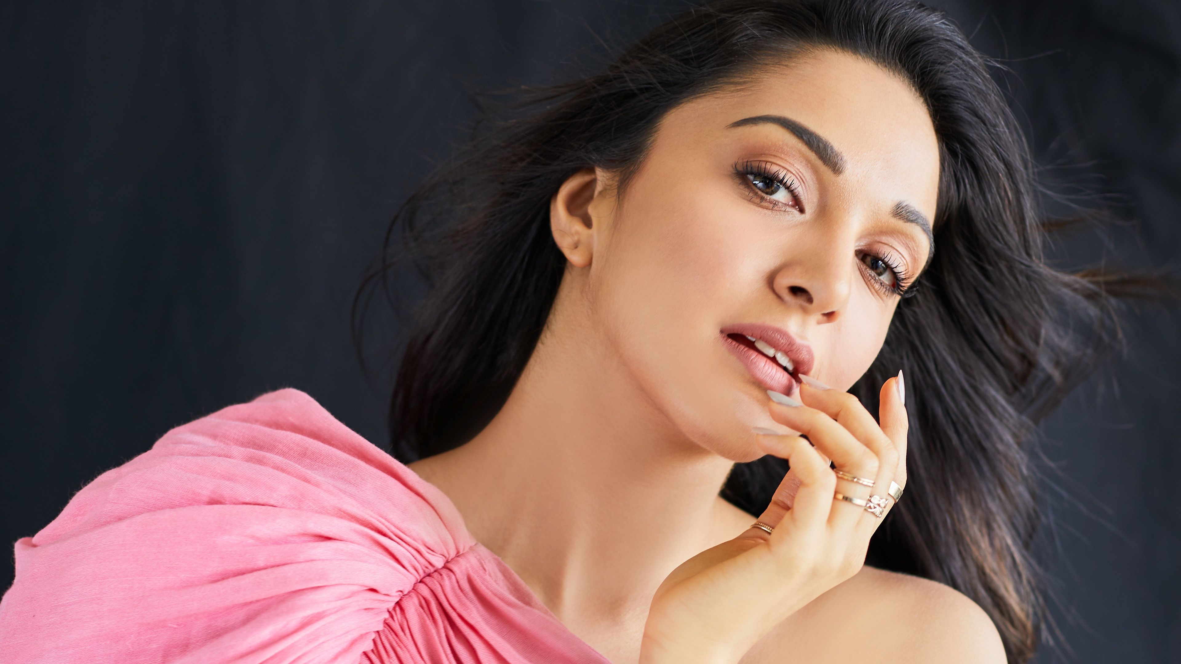 3840x2160 Kiara Advani Is Wearing Pink Dress In Black Background 4K HD Girls Wallpaper