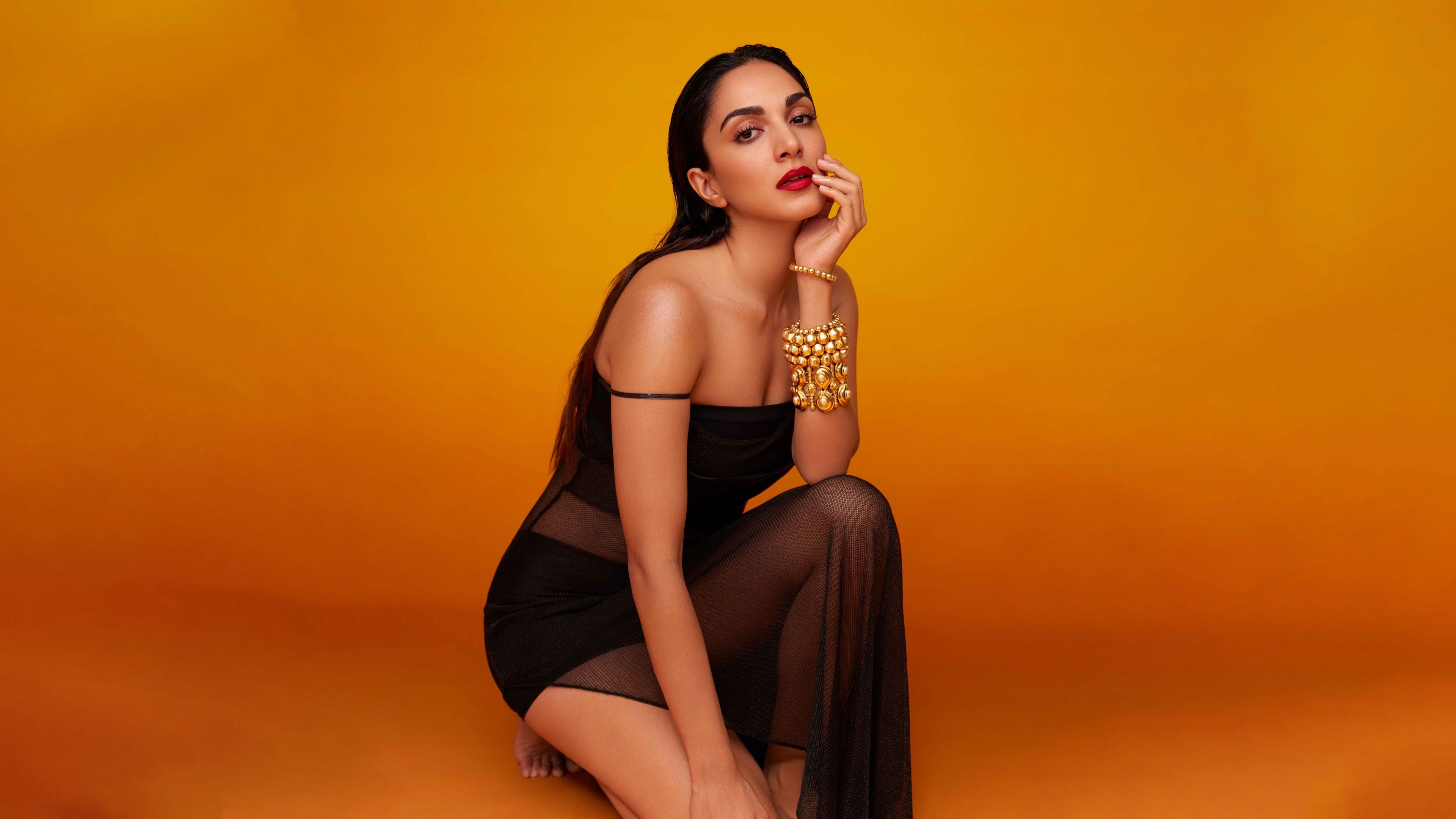 3840x2160 Kiara Advani Hot in Black dress 5K Wallpaper