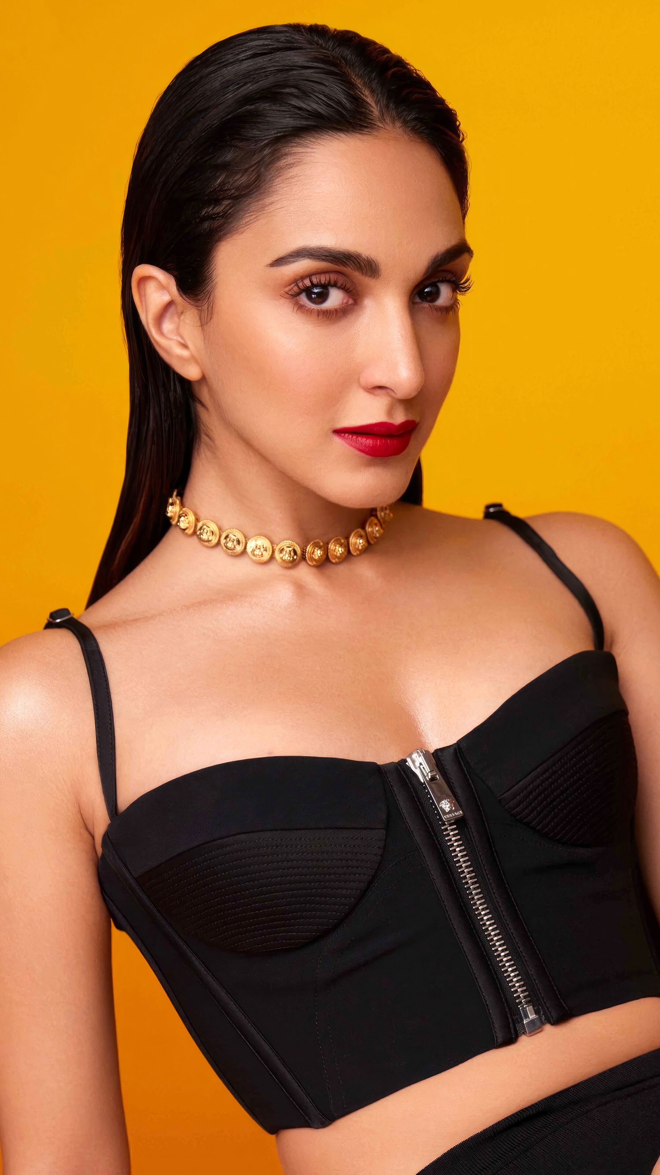 2160x3840 Kiara Advani Indian Actress 4K Wallpaper iPhone HD Phone a