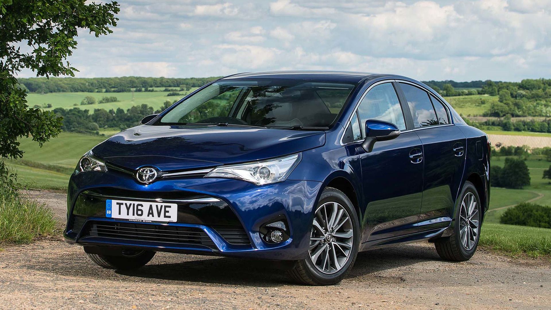 1920x1080 Toyota Avensis Review