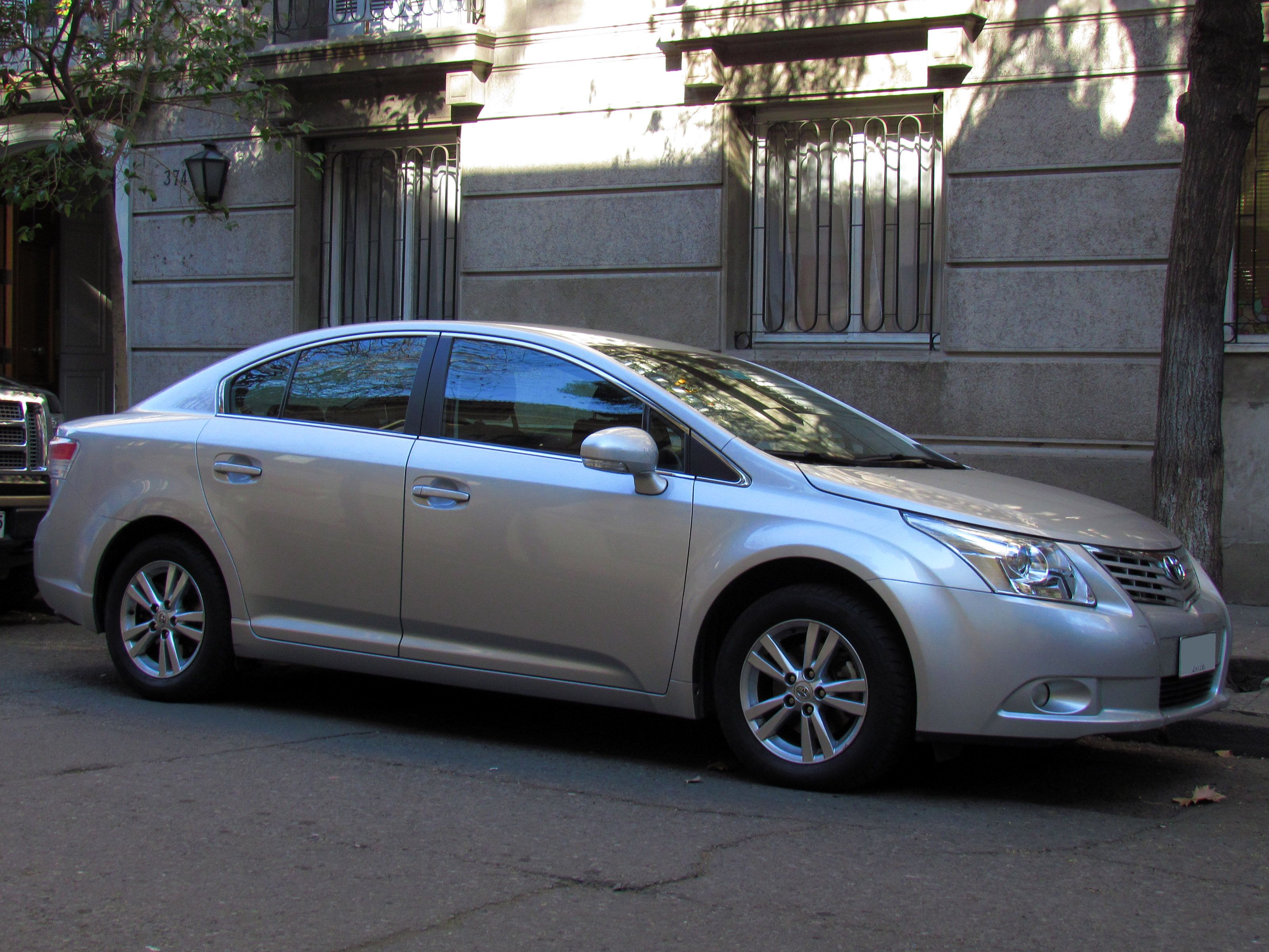 3200x2400 Toyota Avensis 2.0 GLi