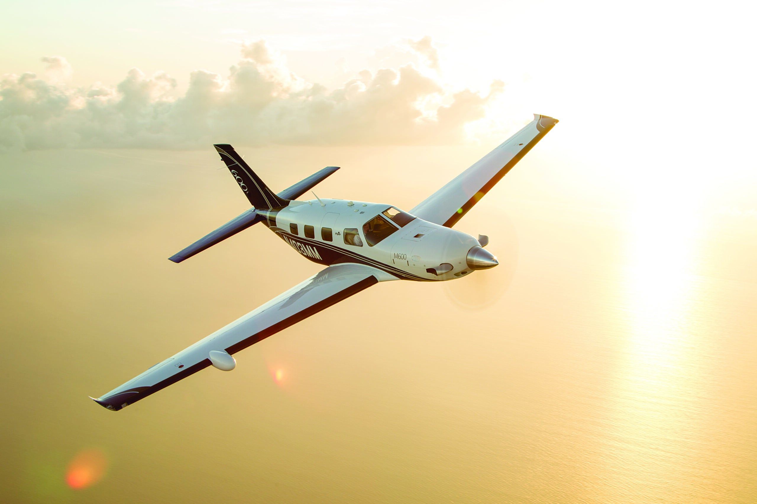 2560x1707 Photos: Piper M600