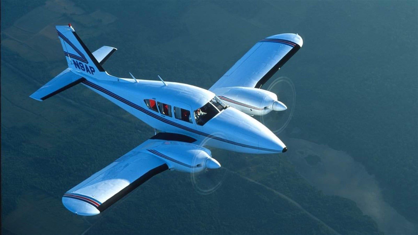 1600x900 Piper PA 23 Aztec