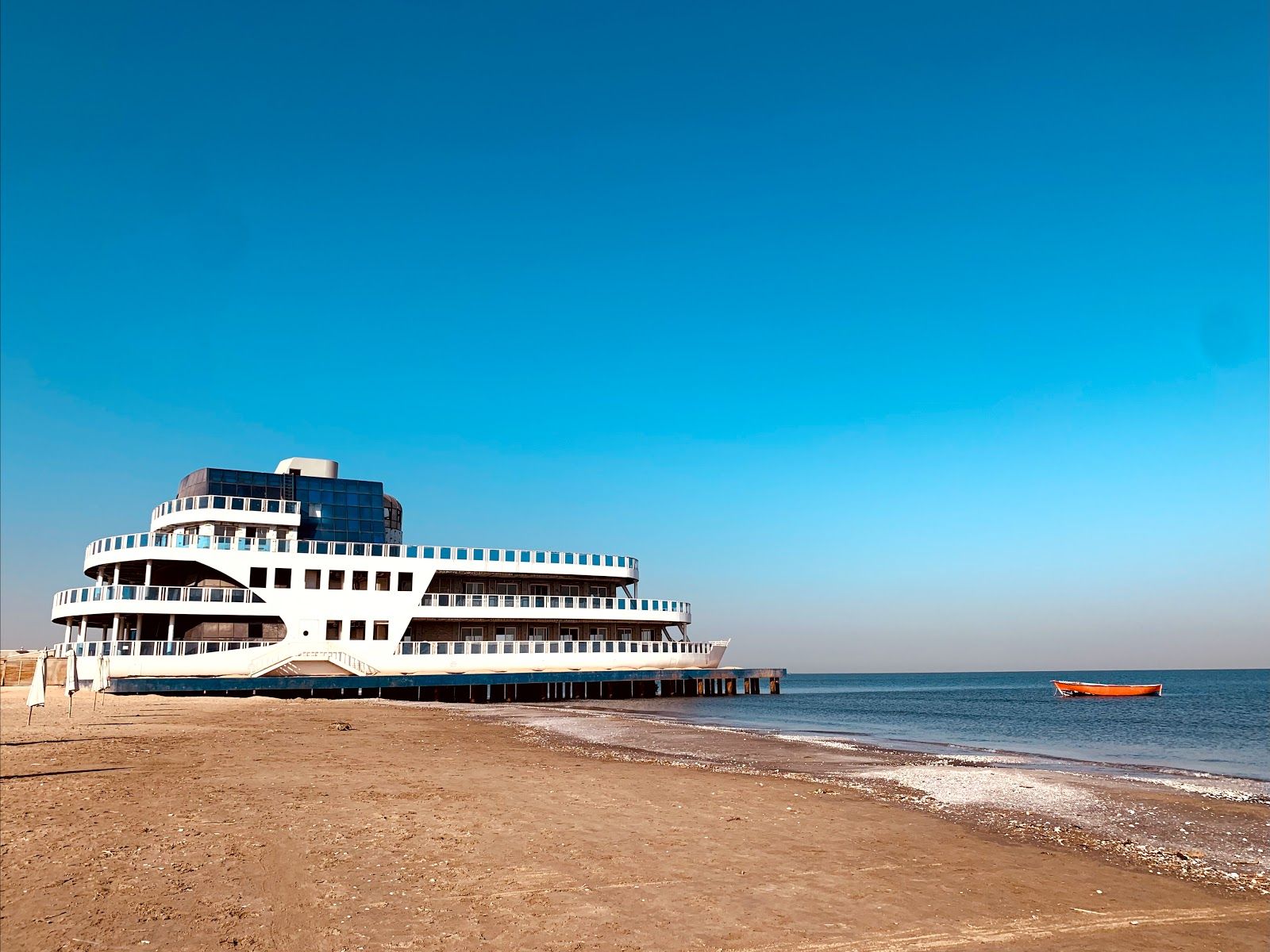 1600x1200 Port Said Beach