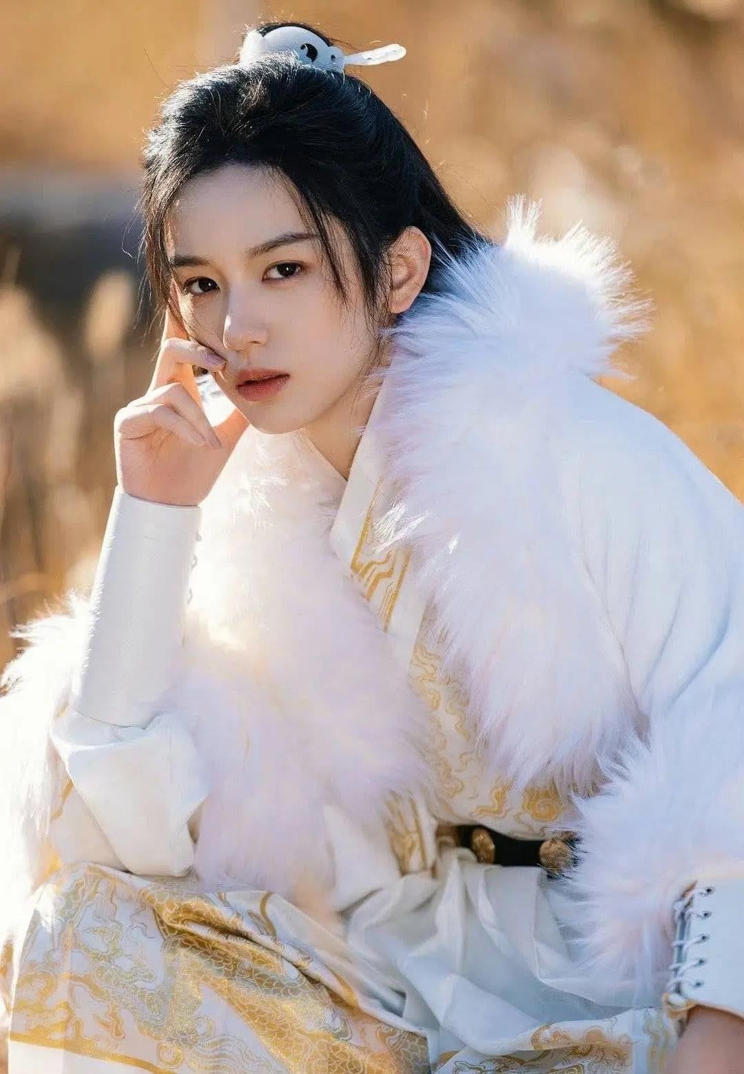 1080x1559 Zhou Ye's photohoot for Legend of the Female General