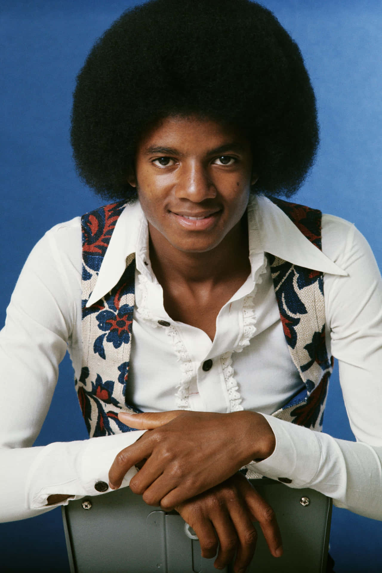 1280x1920 Download Young Michael Jackson looking cool in his signature style