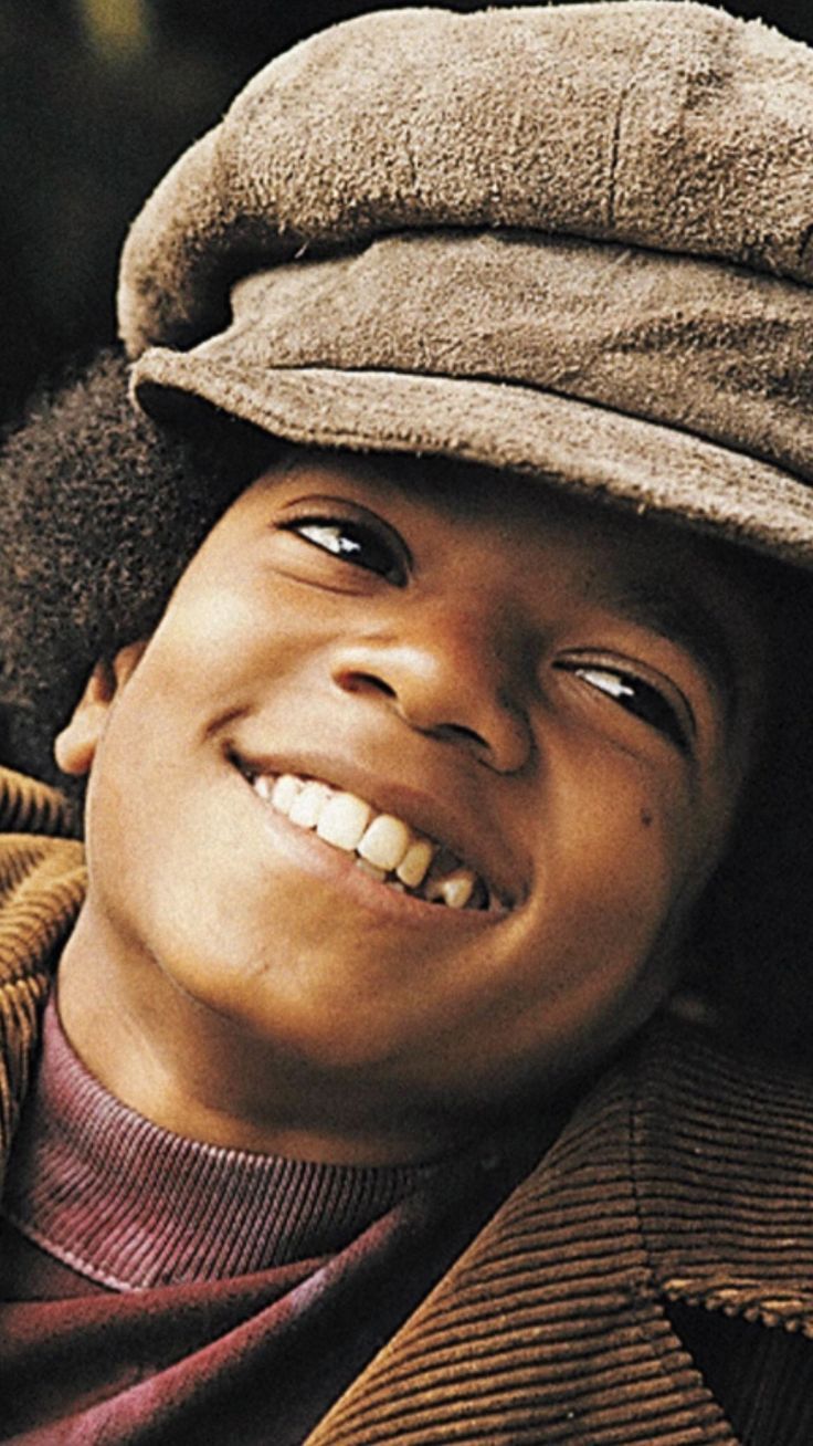 736x1308 Michael jackson brown. Jackson 5 wallpaper, Mj young, Black boy cute