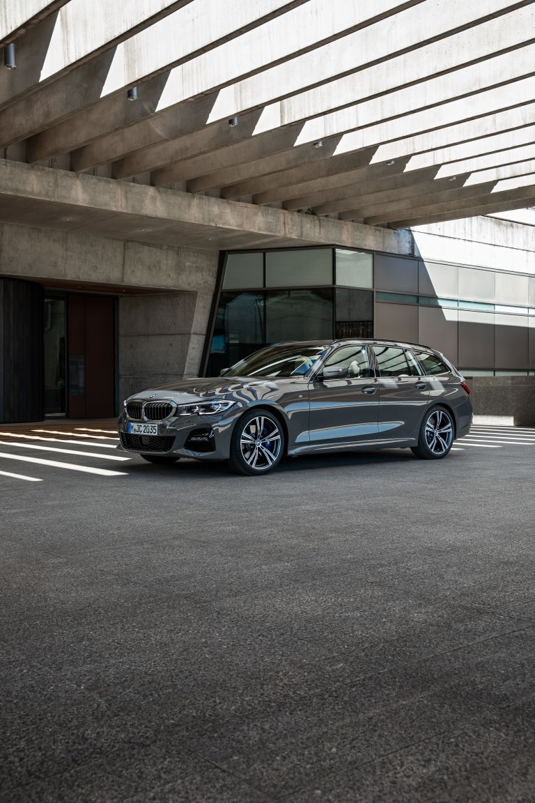 768x1152 BMW 3er ( G21 ) Touring quality free high resolution car image, picture and photo