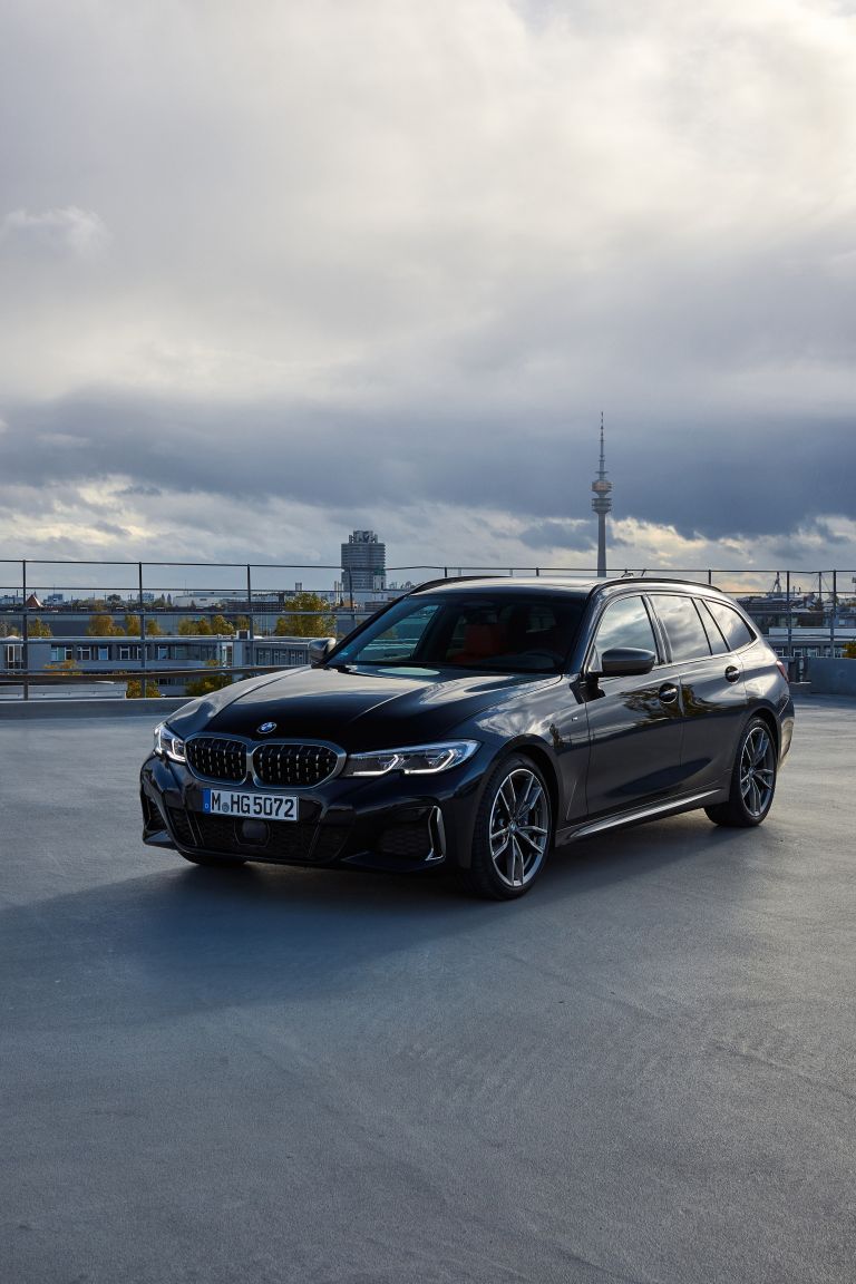 768x1152 BMW M340i ( G21 ) xDrive touring quality free high resolution car image, picture and photo