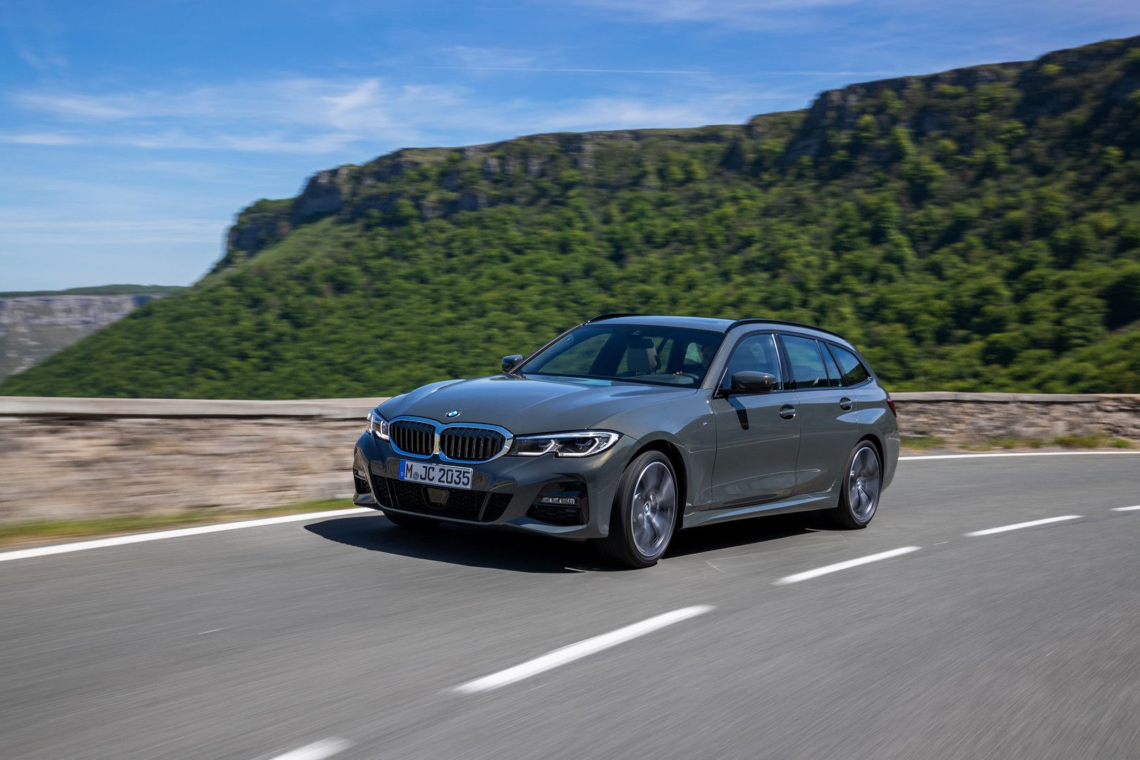 1620x1080 BMW G21 3 Series Touring is Here