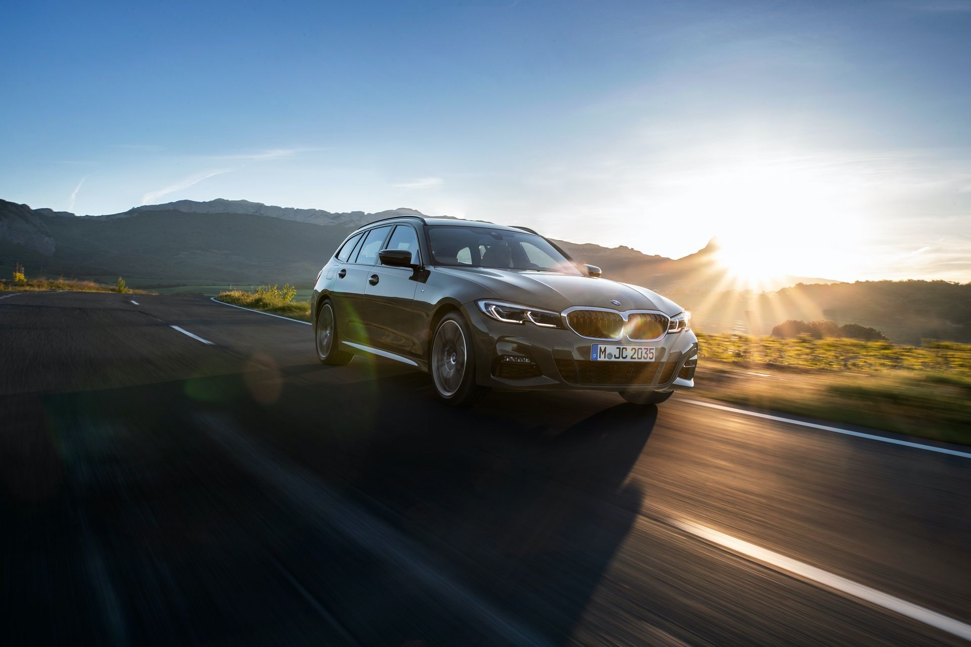 1920x1280 WORLD PREMIERE: G21 BMW 3 Series Touring - The Swiss Army Knife