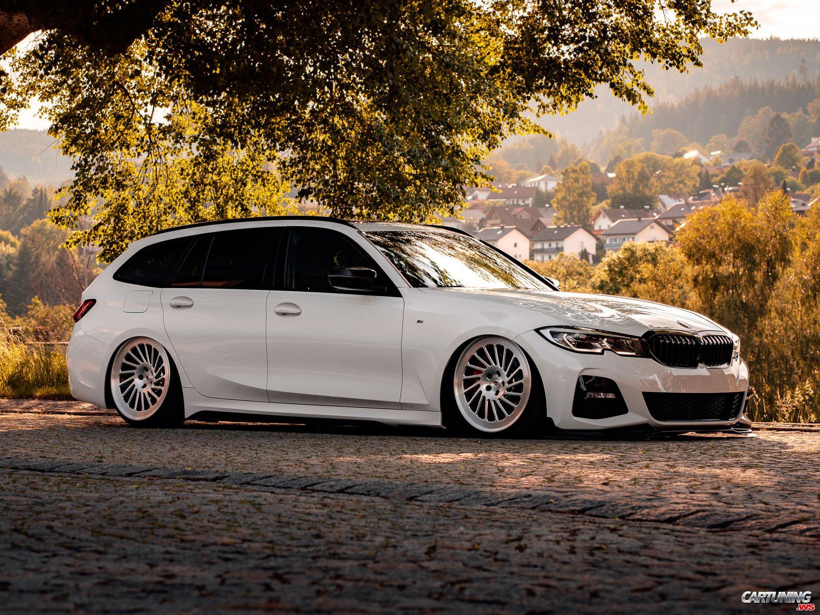 1600x1200 Tuning BMW 330i Touring M Package G21