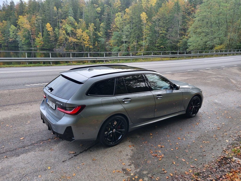 1024x768 BMW 330e Touring M Sport G21 LCi