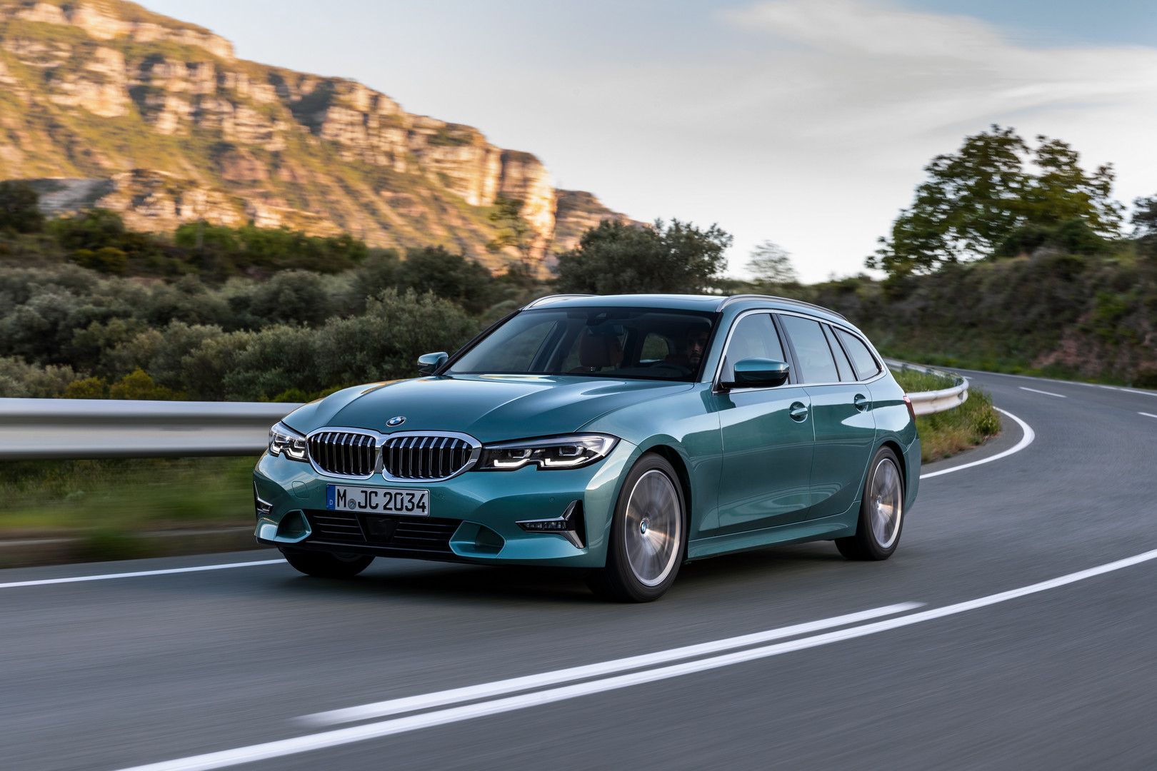 1620x1080 BMW G21 3 Series Touring is Here