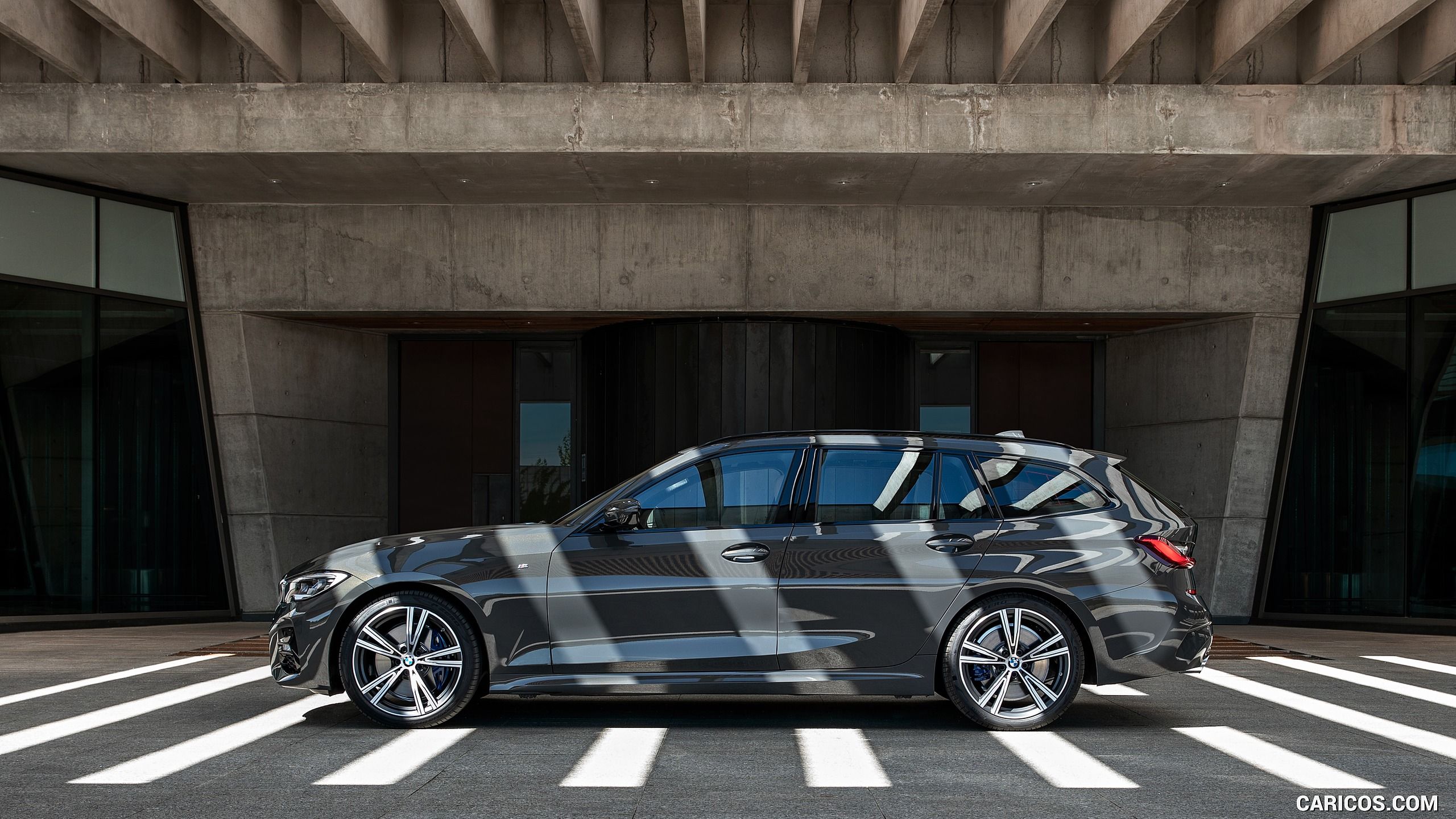 2560x1440 BMW 3 Series TouringMY M Sport