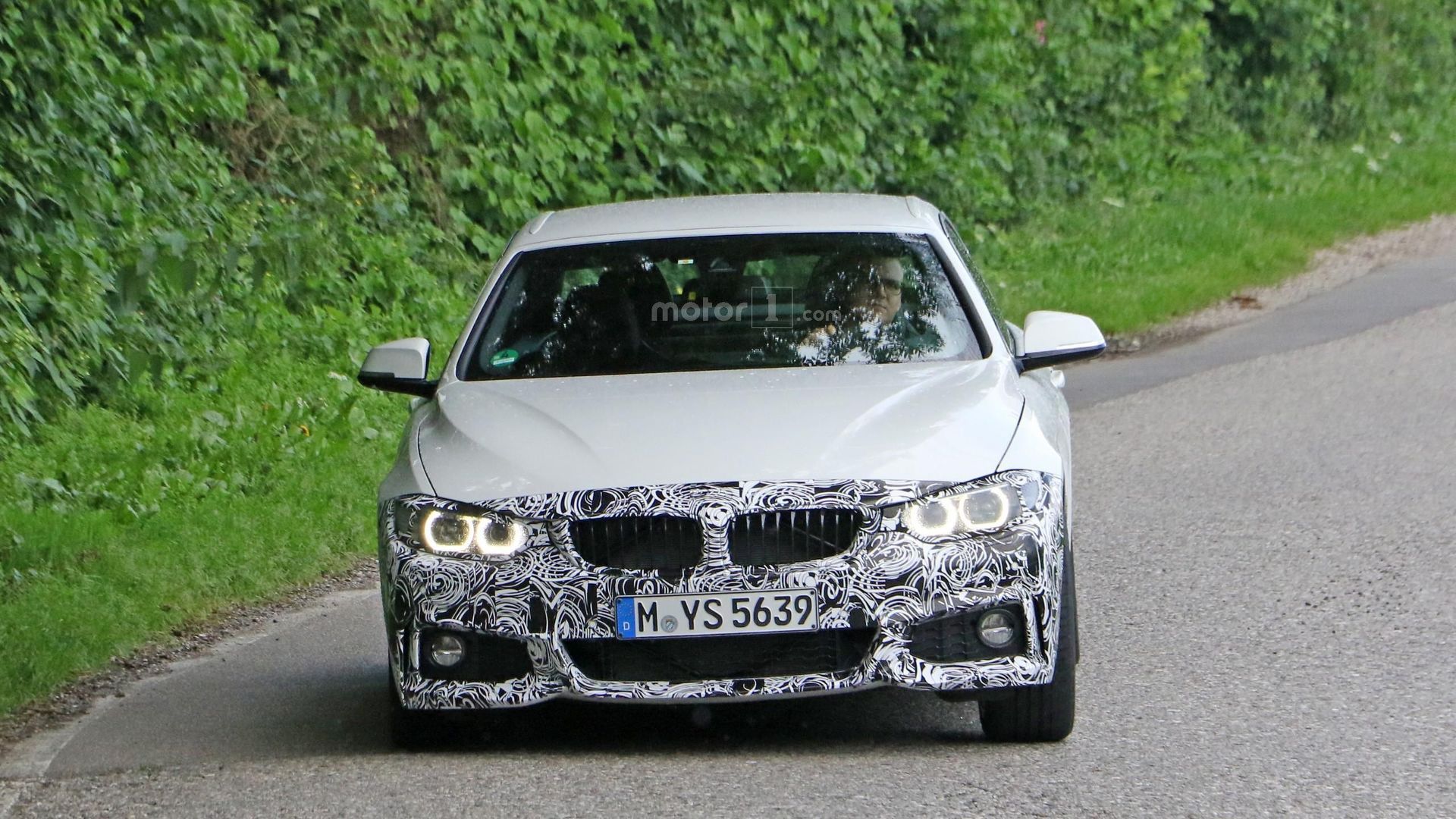 1920x1080 BMW Is Testing The New G21 4 Series Convertible With M Sport Package, Joins Lineup In 2021