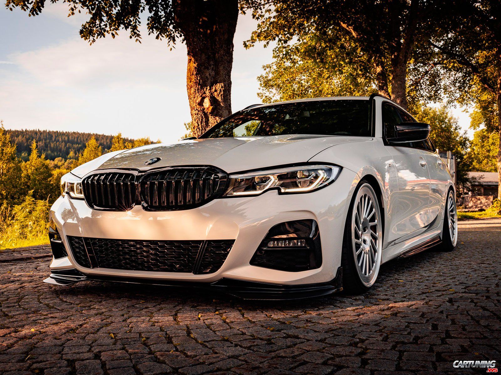 1600x1200 Tuning BMW 330i Touring M Package G Front