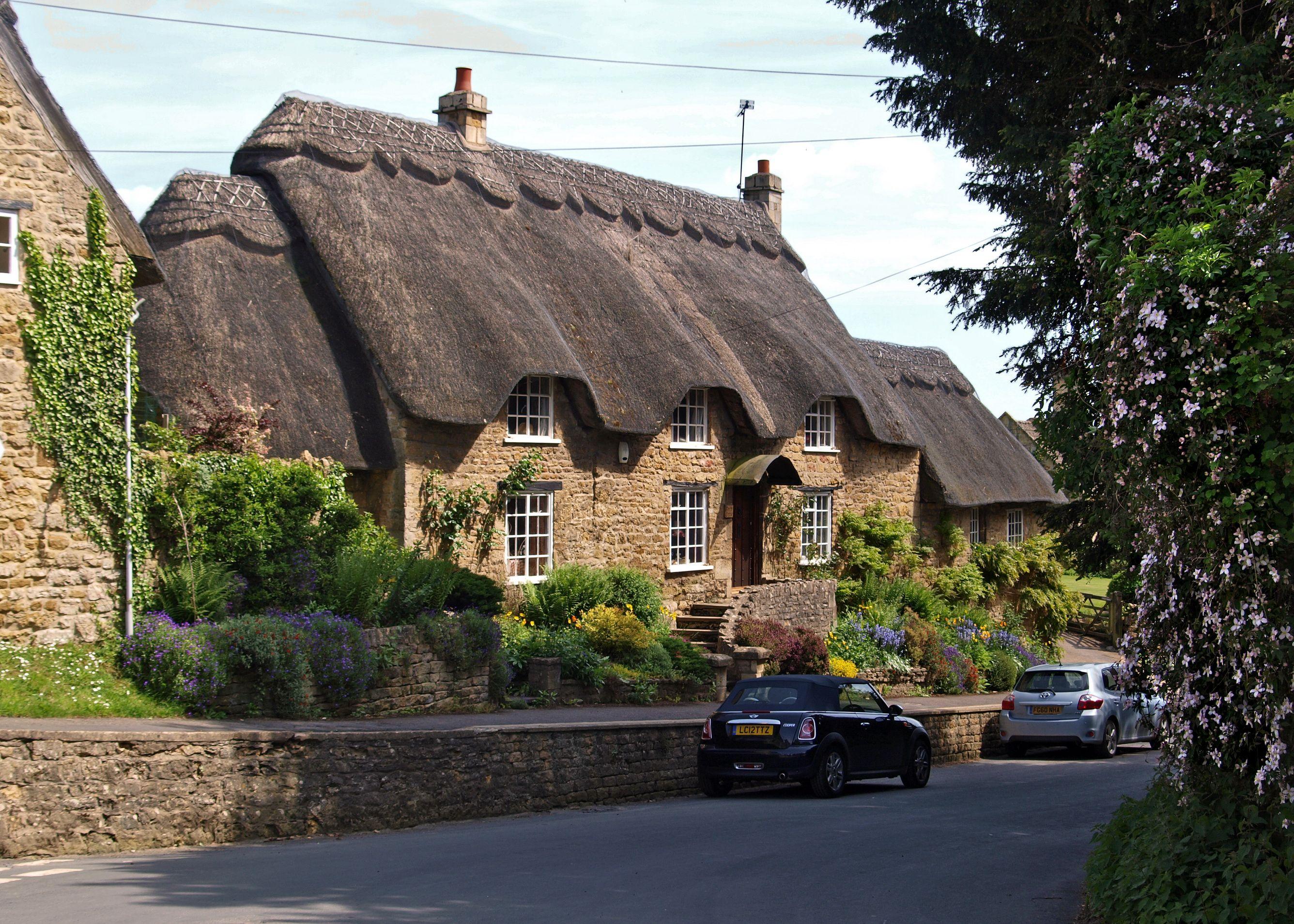 2672x1908 Image England Cotswolds districtus Cities Building 2672x1908