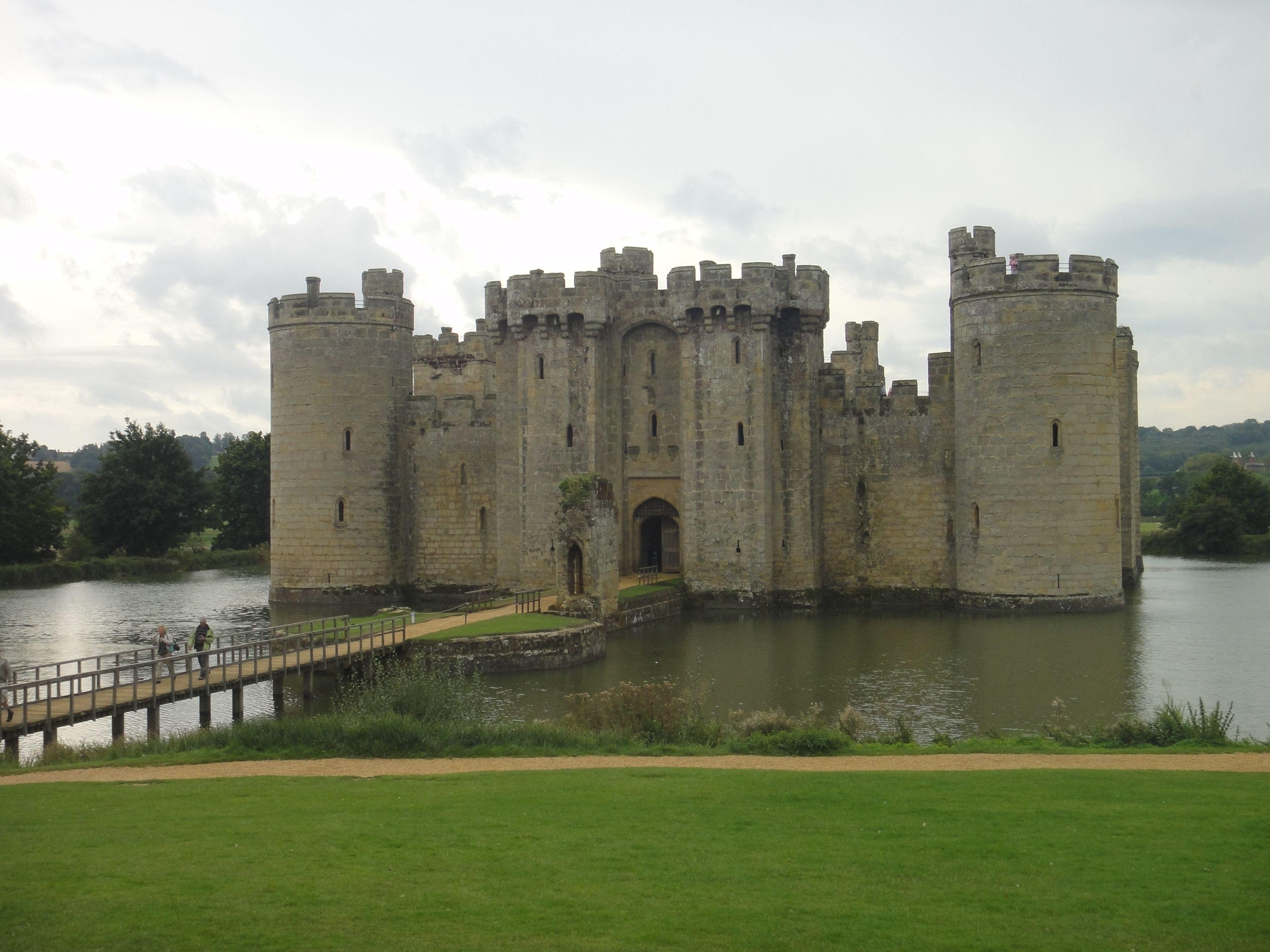 3648x2736 Tripping around merry old England. Medieval castle, Castle picture