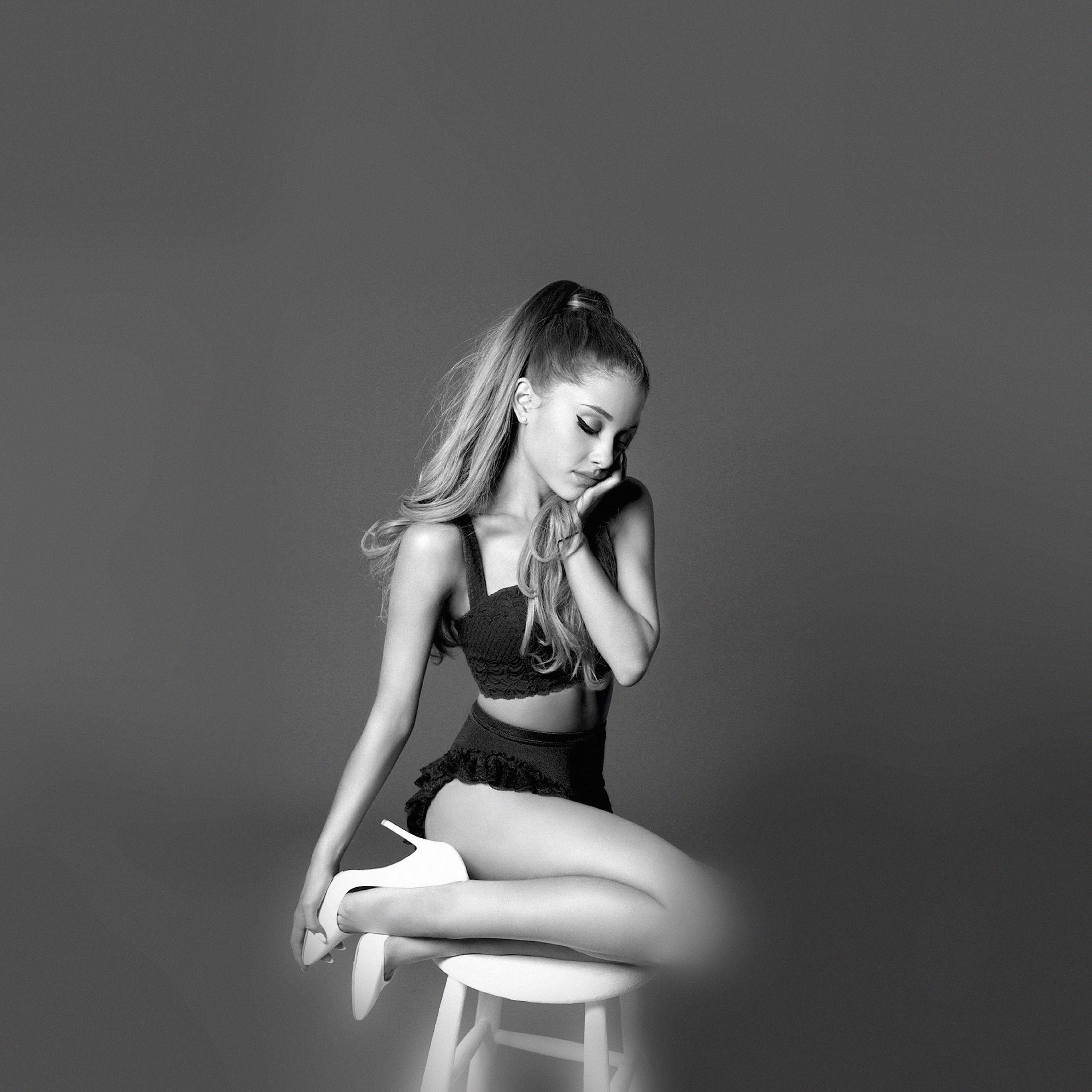 ariana grande cosmopolitan wallpaper