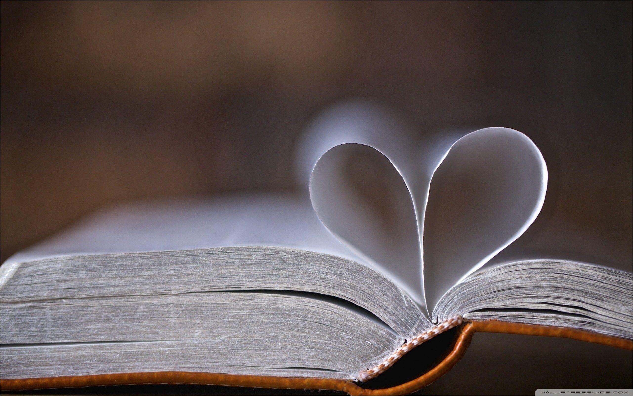 2562x1602 Book Pages Heart