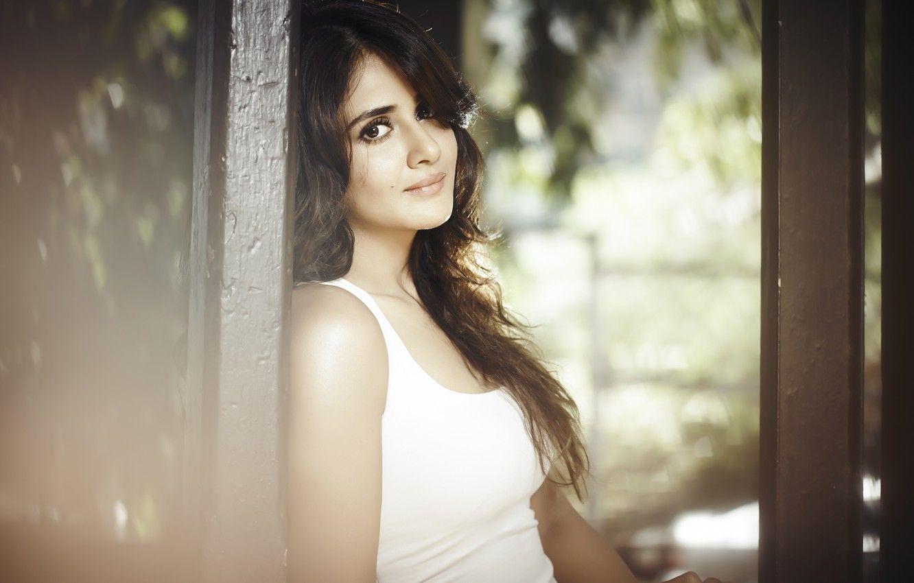 1332x850 Wallpaper beautiful, Parul Yadav, Indian actress, celebrity