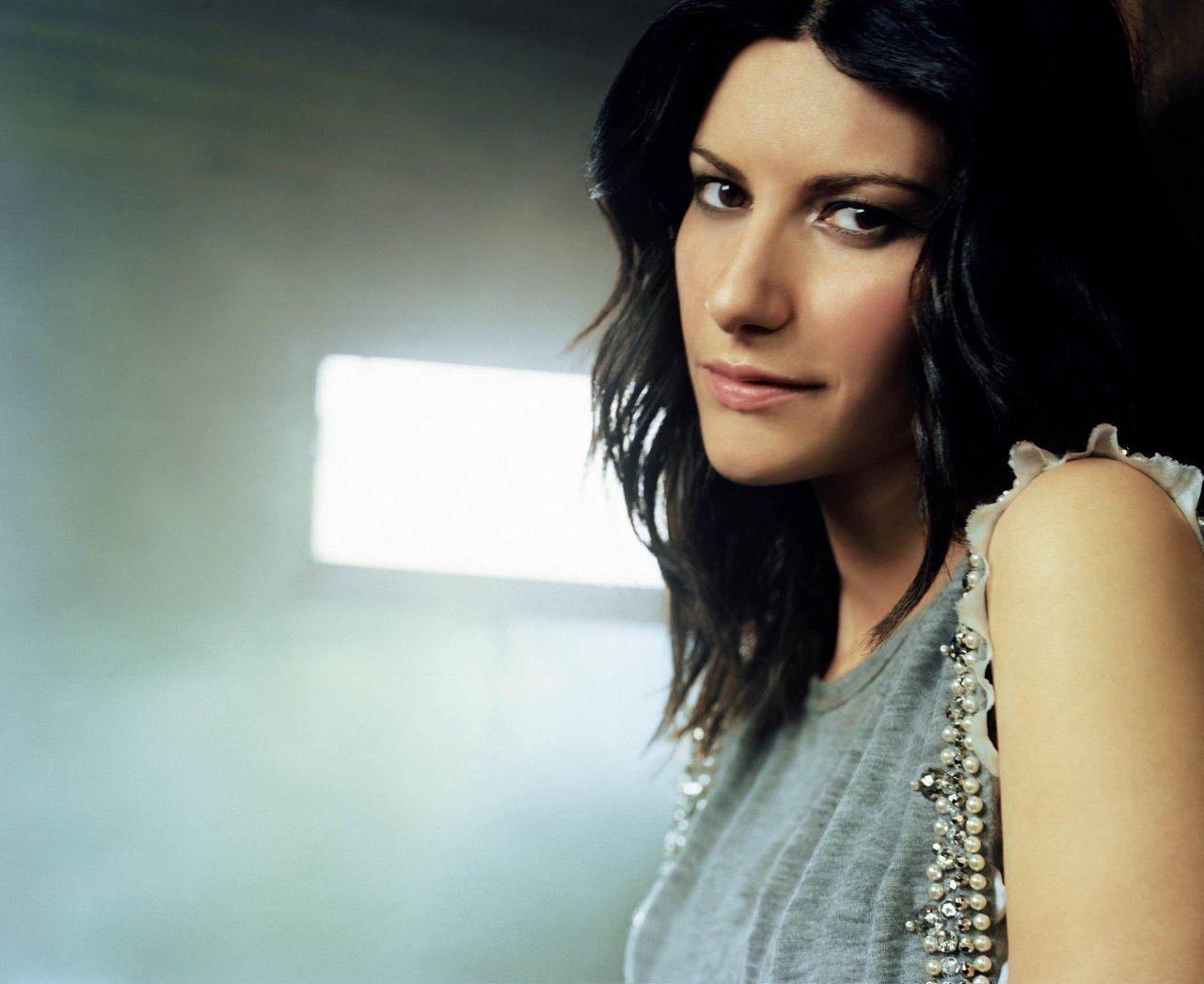 1280x1046 Laura Pausini Radio i Spotify Radiofy. Laura, Singing contest