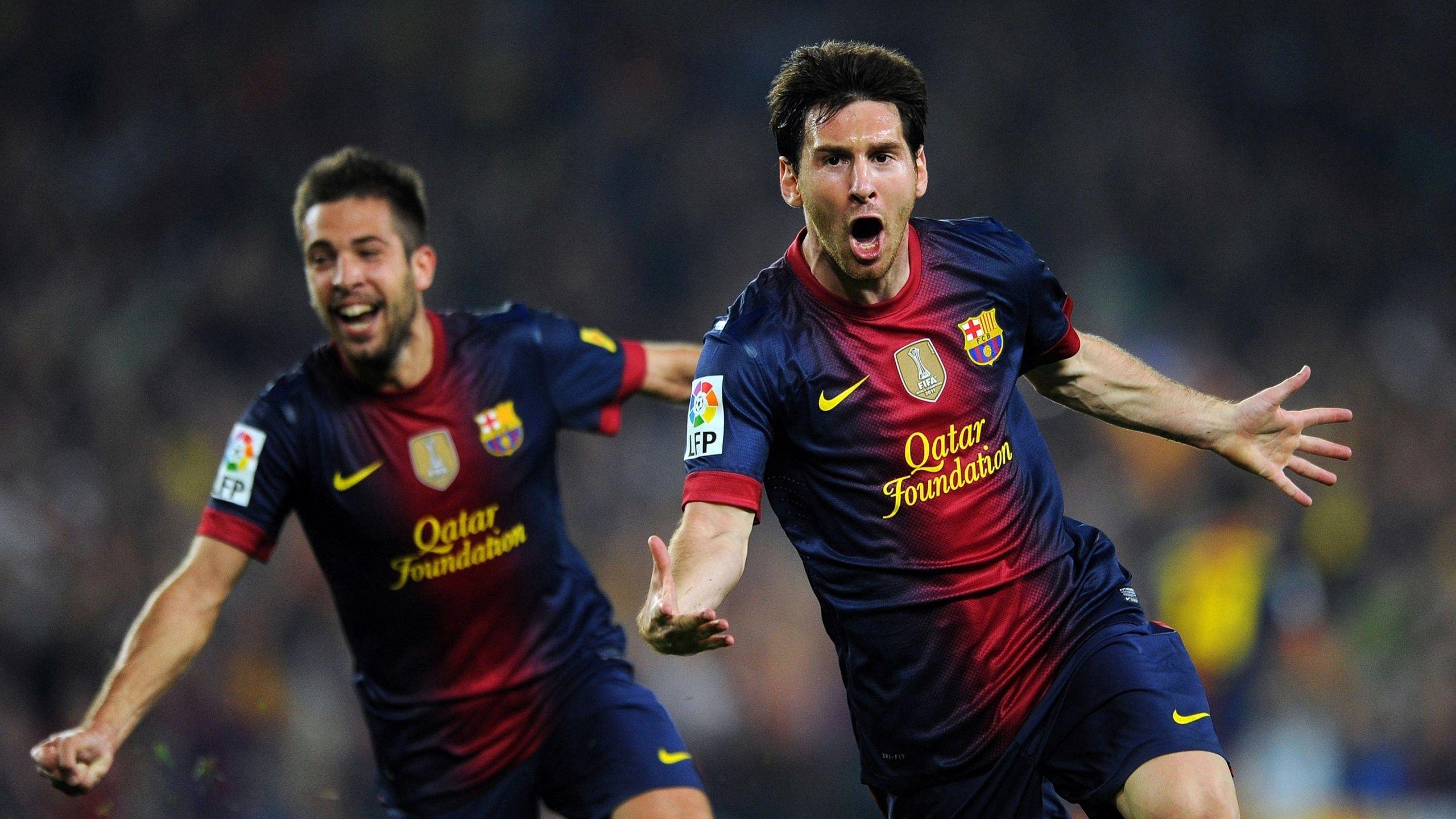 2560x1440 Lionel Messi And Jordi Alba Fifa World Cup 2014 Wallpaper