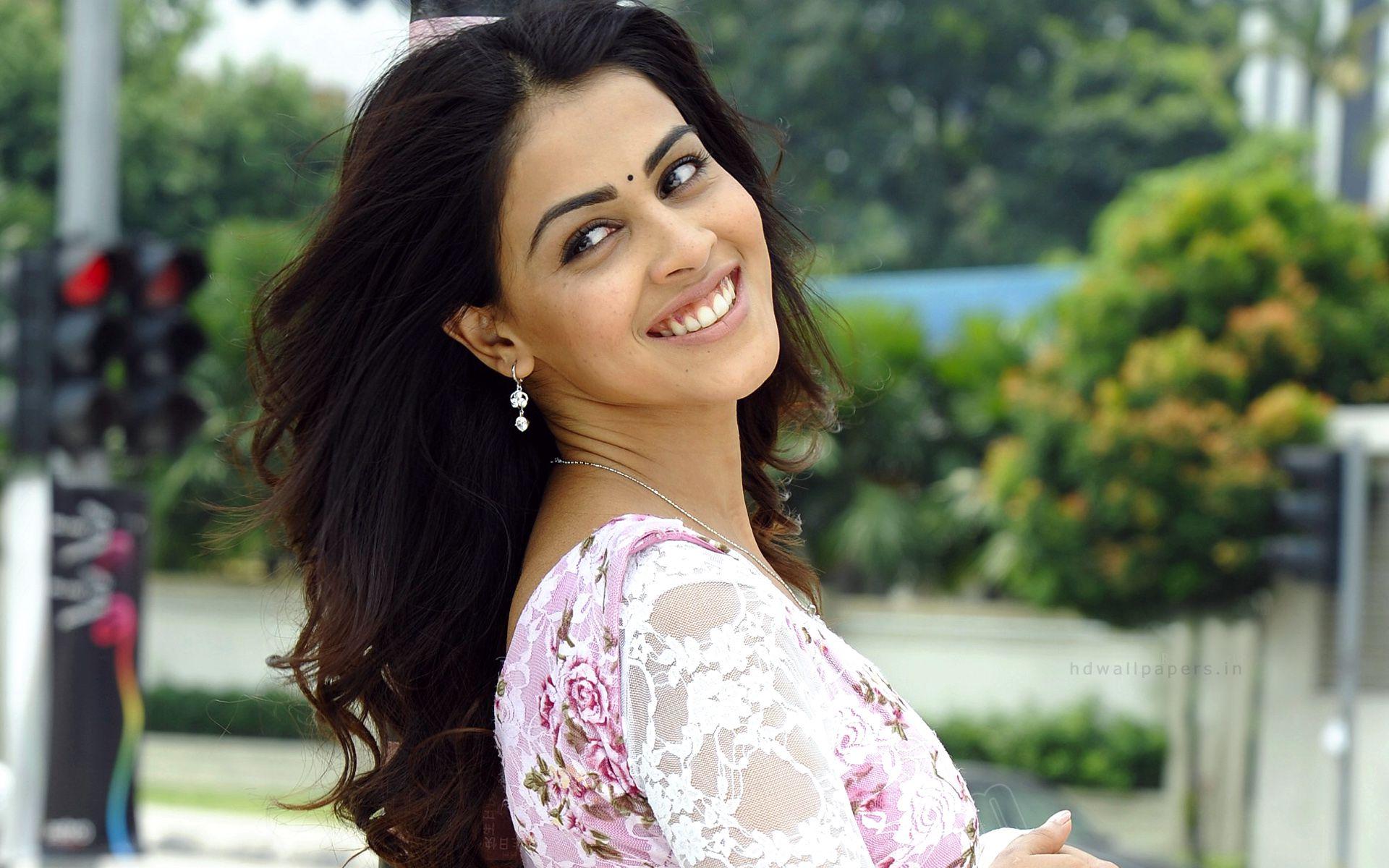 1920x1200 Genelia 4K wallpaper for your desktop or mobile screen free