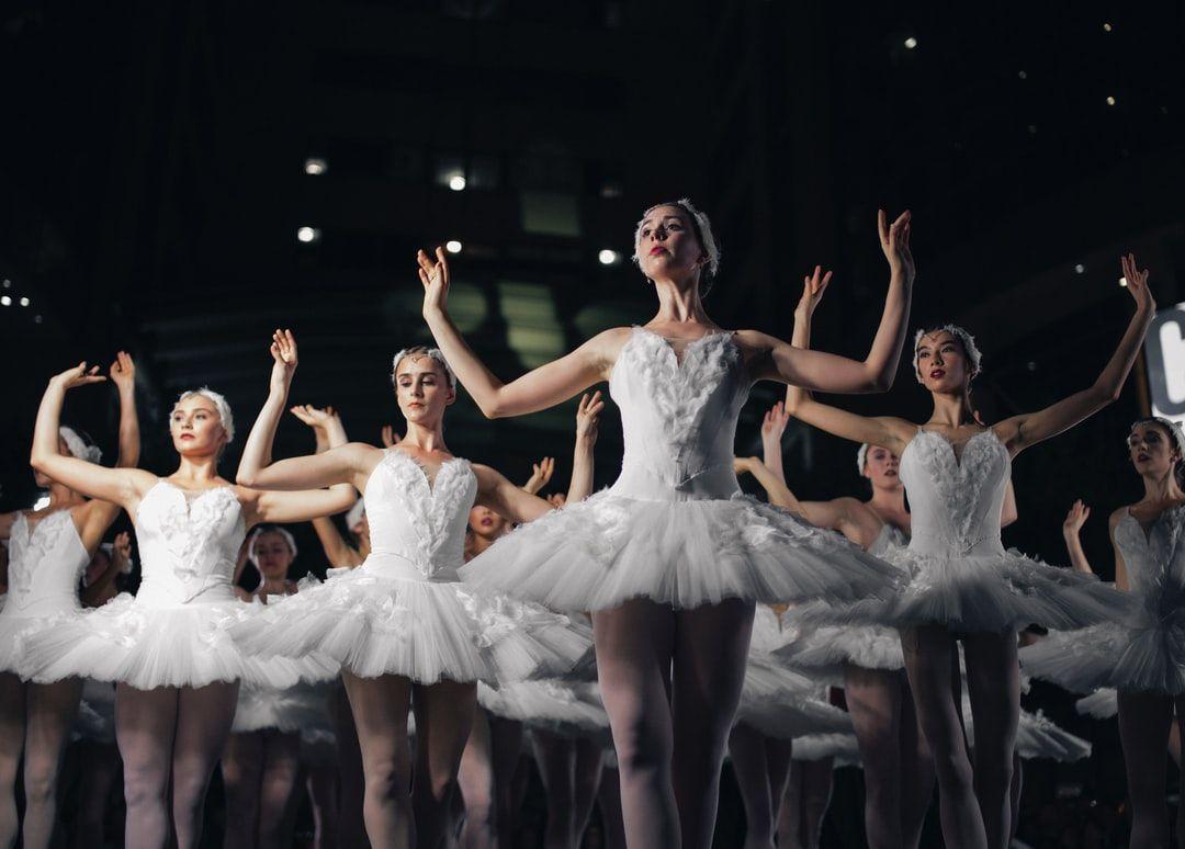 1080x774 Ballet Dancer Picture [HD]. Download Free Image