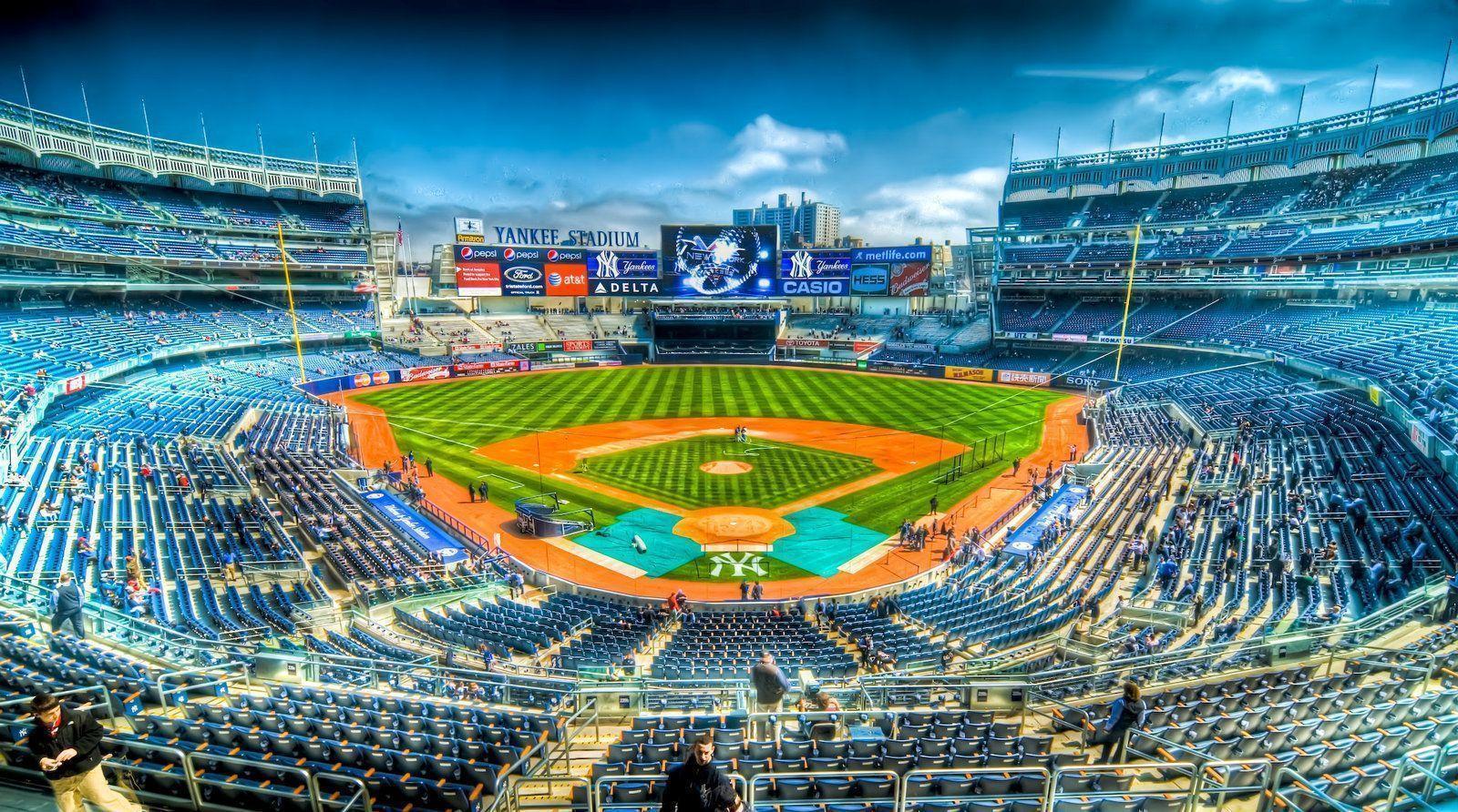 Hãy đắm mình trong không gian tuyệt vời của sân vận động Yankee với những hình nền đẹp mắt, tạo cảm giác như bạn đang ngồi trên khán đài và hòa mình vào không khí trận đấu.