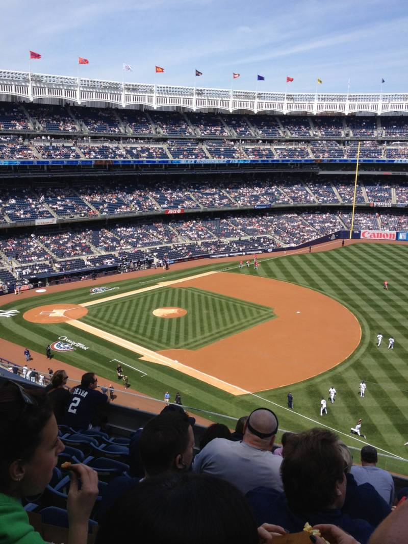 800x1066 Yankee Stadium Background