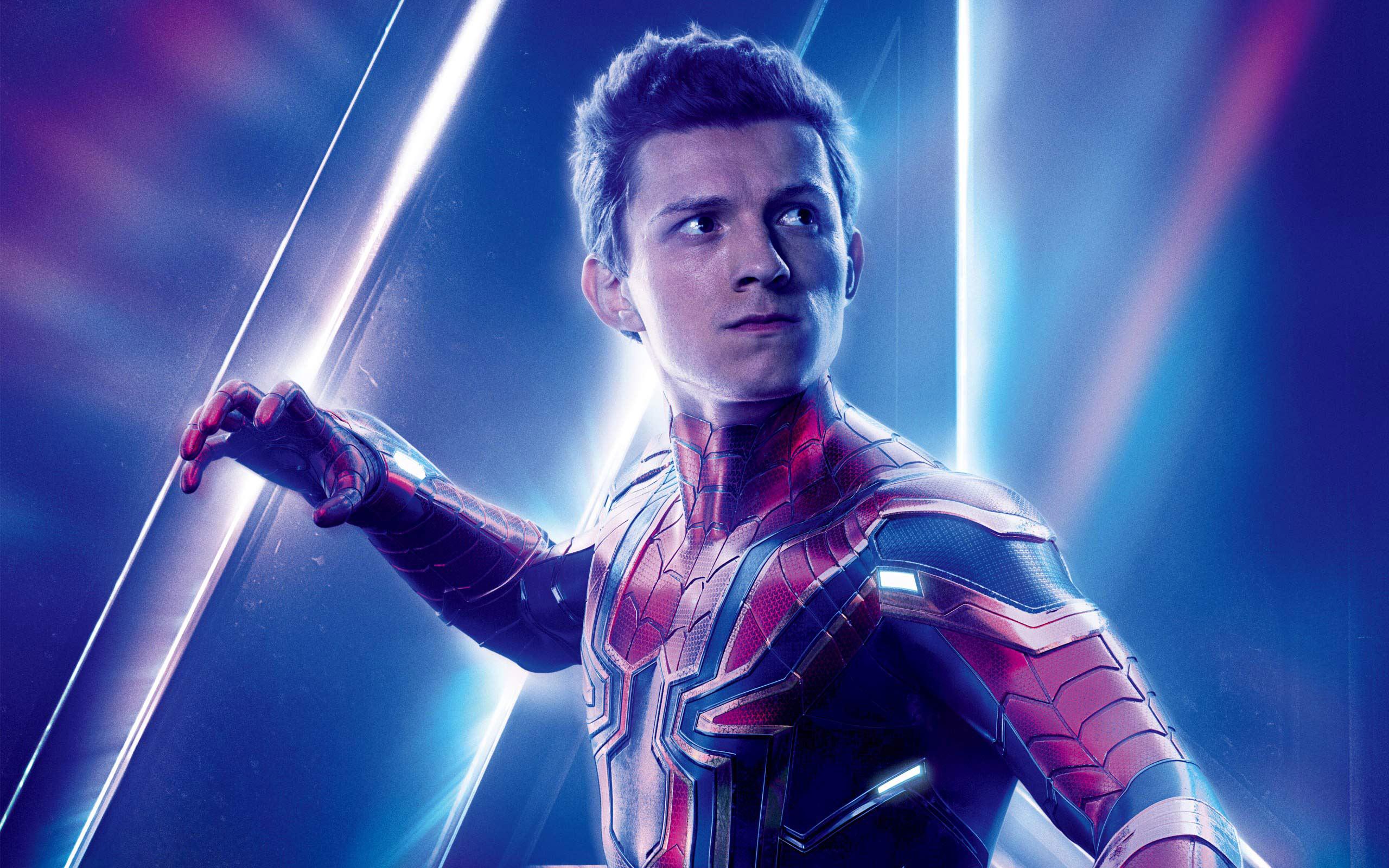 2560x1600 Tom Holland Spider Man Avengers Infinity War Wallpaper