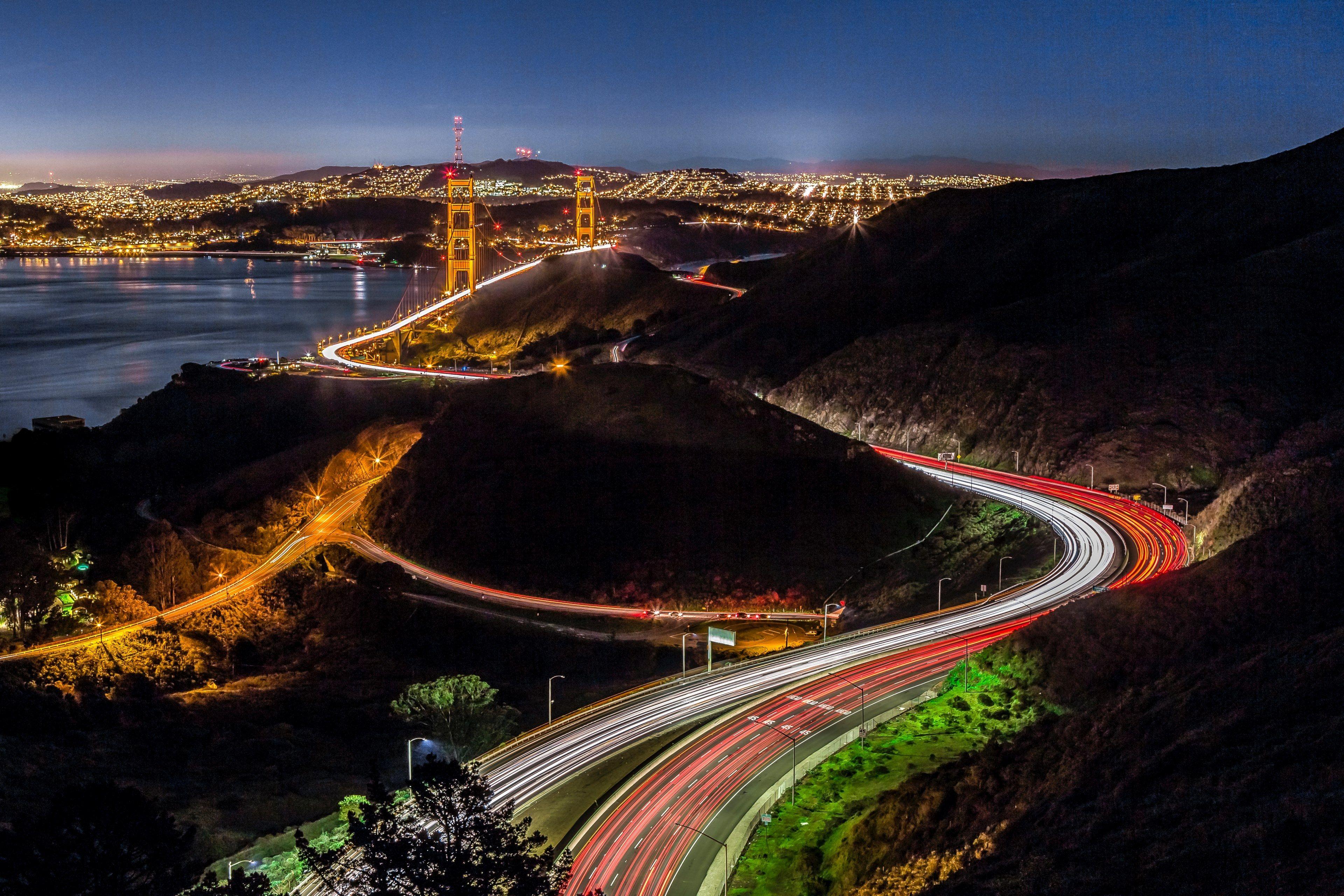 3840x2560 long exposure of san francisco traffic at night with the golden