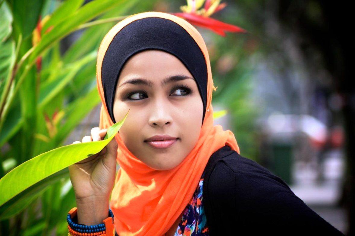 1178x785 Muslim fashion 2012. Fashion Wallpaers 2013: Hijab and Fashion