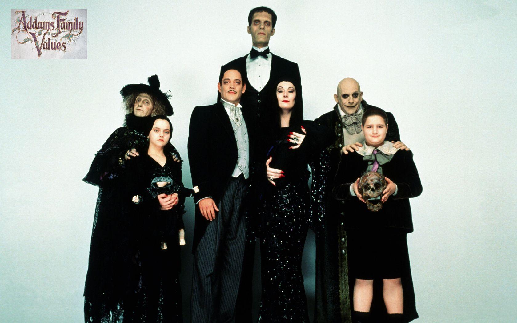 1680x1050 Free download Addams Family Values Wallpaper Wallpaper 1680x1050