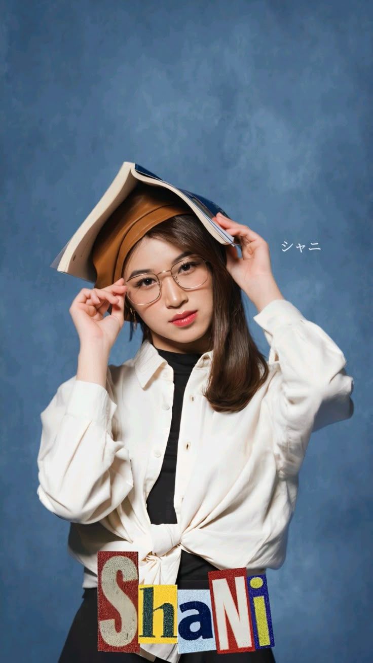 736x1308 シャニ / Shani Indira Natio