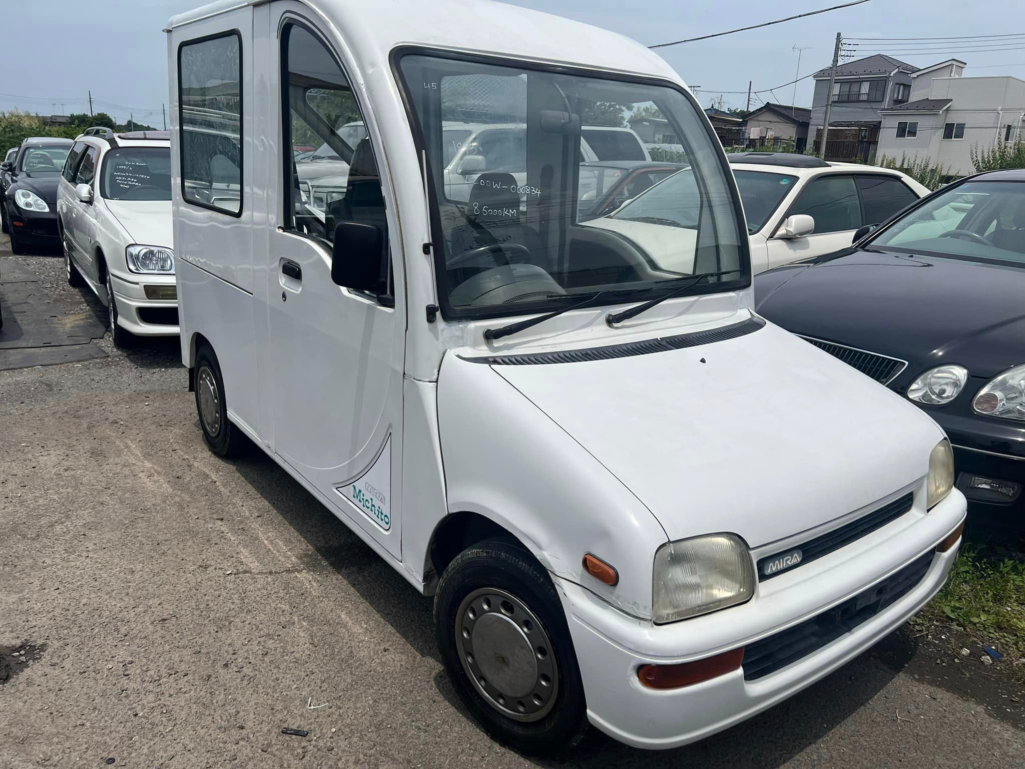 2048x1536 Daihatsu Mira Michito