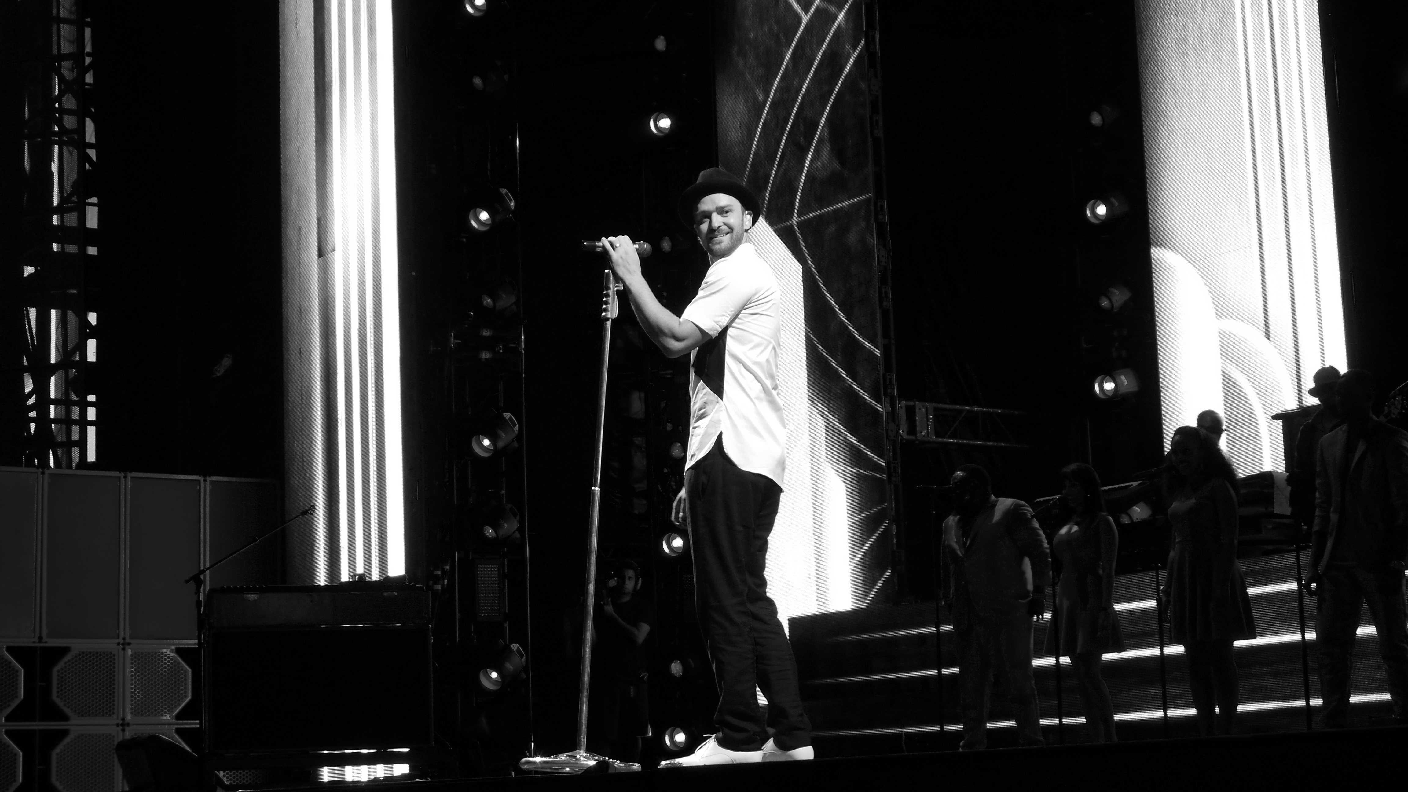 4608x2592 Justin Timberlake performs in a hat Desktop wallpaper 1280x720