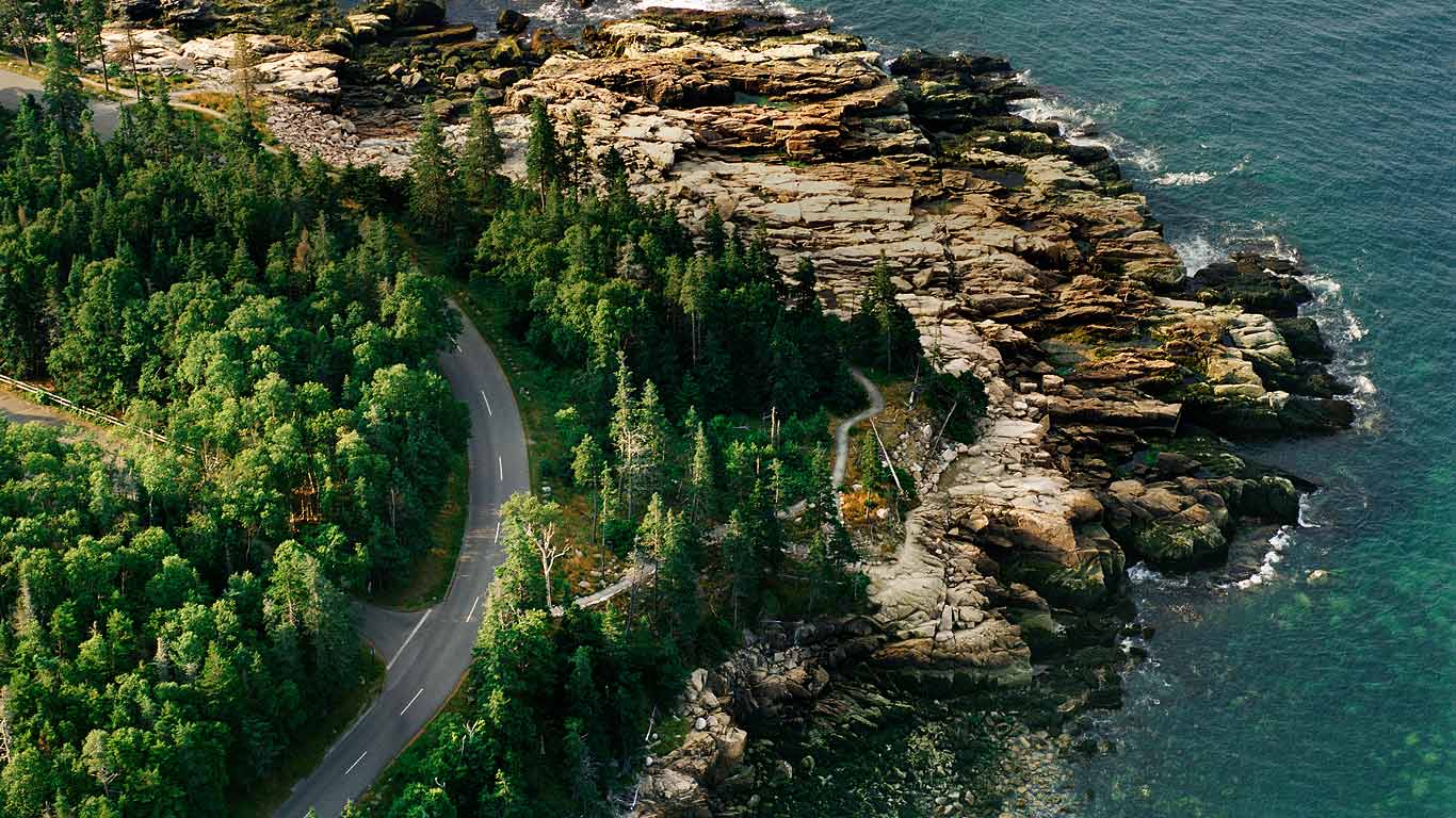 1366x768 Coastline of Acadia National Park, Maine