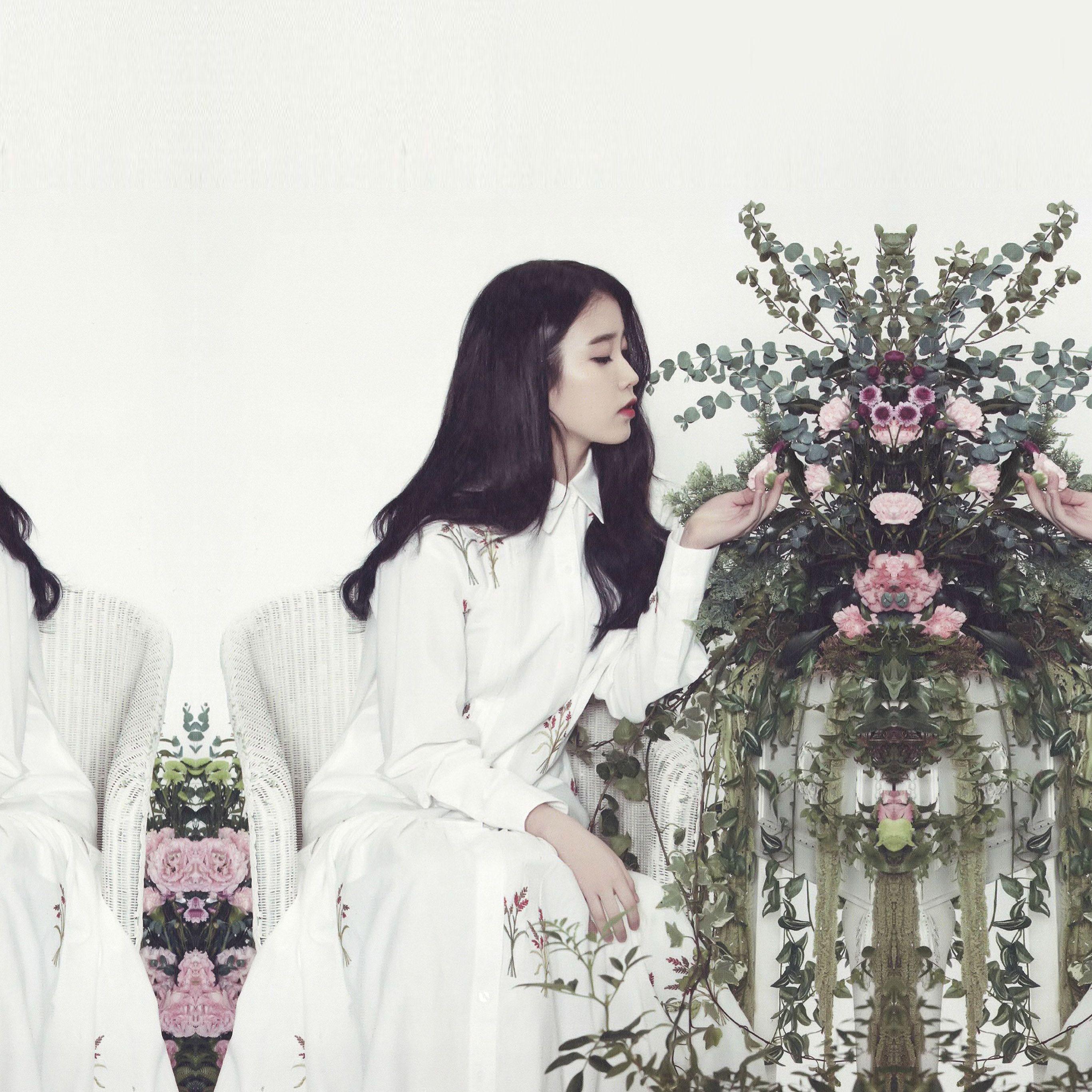 2732x2732 Iu Girl Flower Kpop Cute White Wallpaper