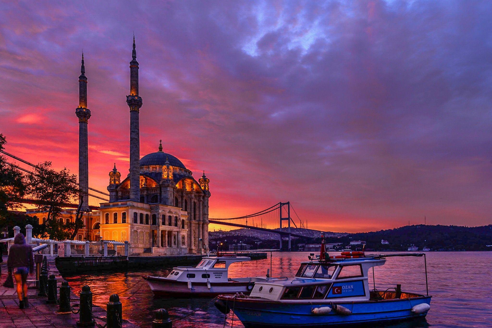 2048x1367 Morning in Istanbul wallpaper
