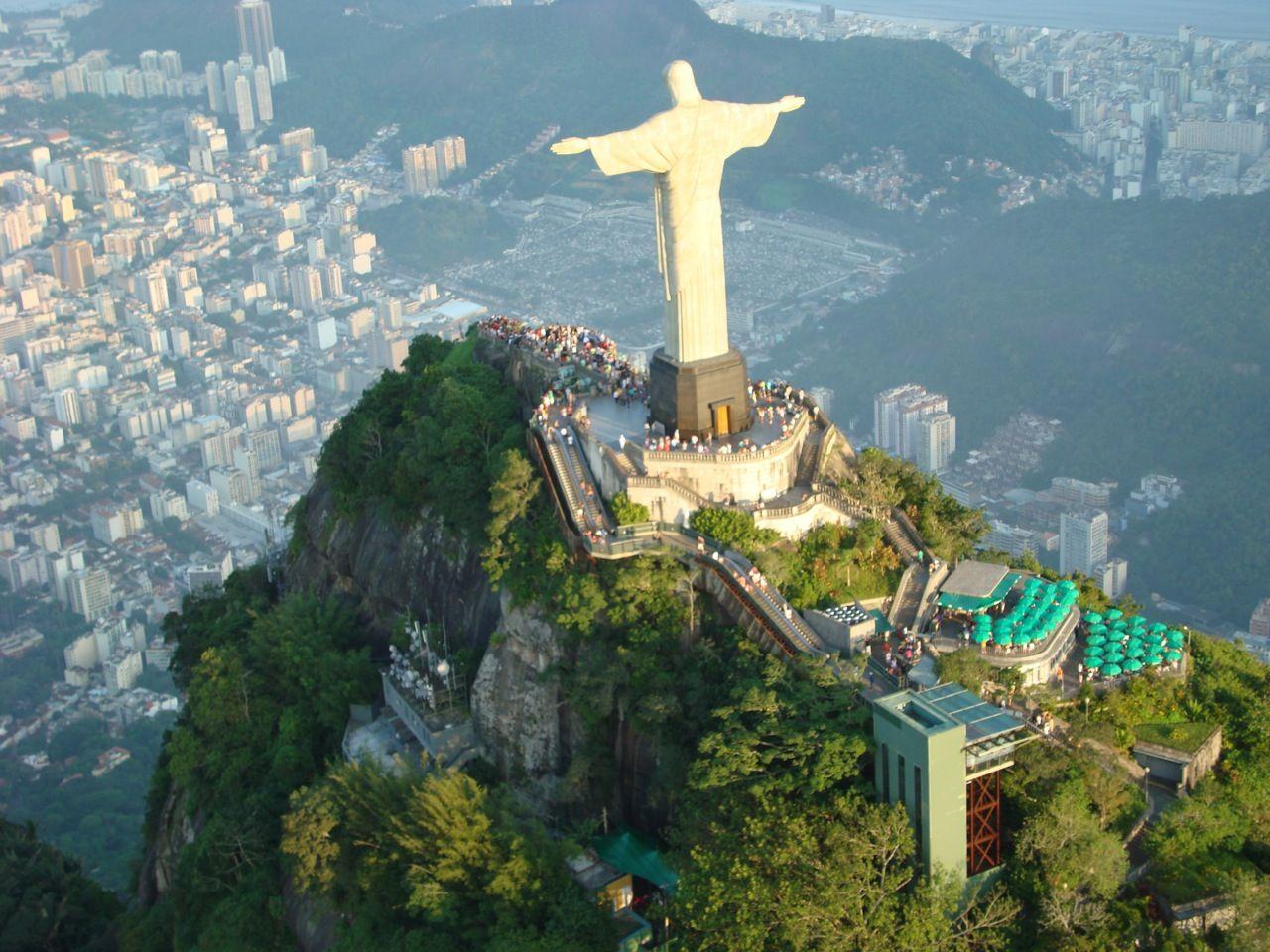 1280x960 Christ the Redeemer Statue Wallpaper