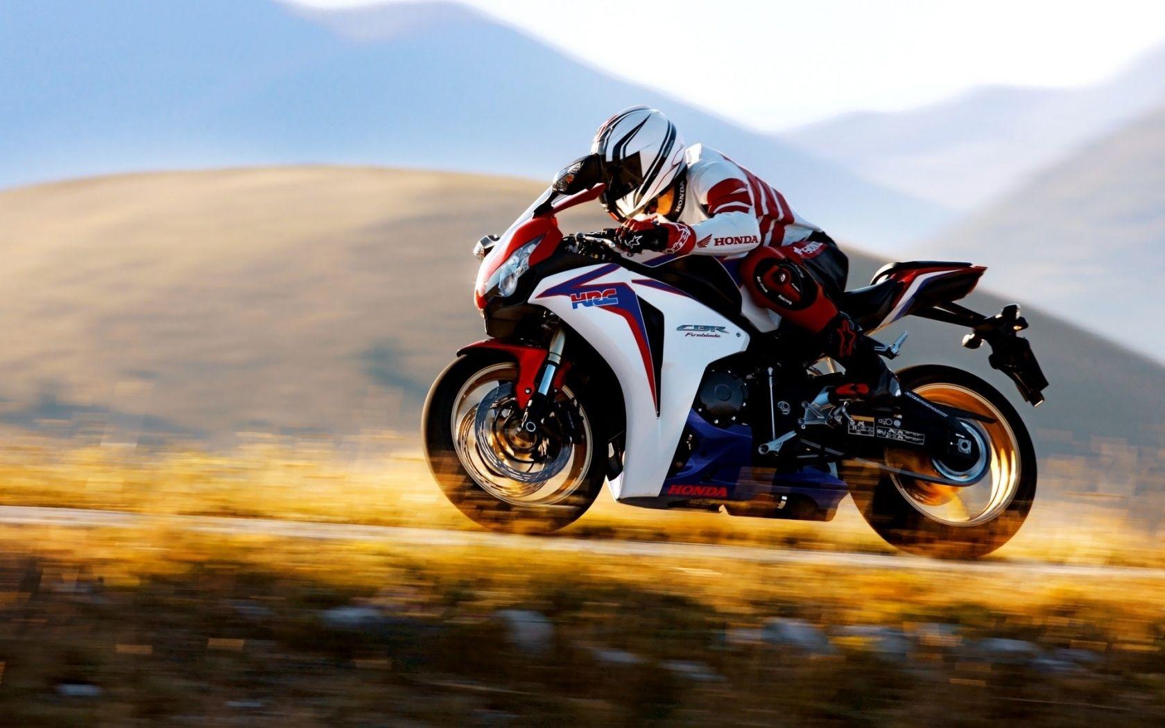 1680x1050 Honda CBR 1000 RR Fireblade Wallpaper